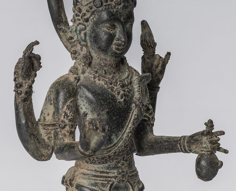 Vishnu-Statue – antike Majapahit-Statue aus Bronze im indonesischen Stil – 22 cm.