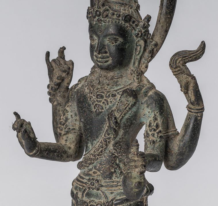 Vishnu-Statue – antike Majapahit-Statue aus Bronze im indonesischen Stil – 22 cm.