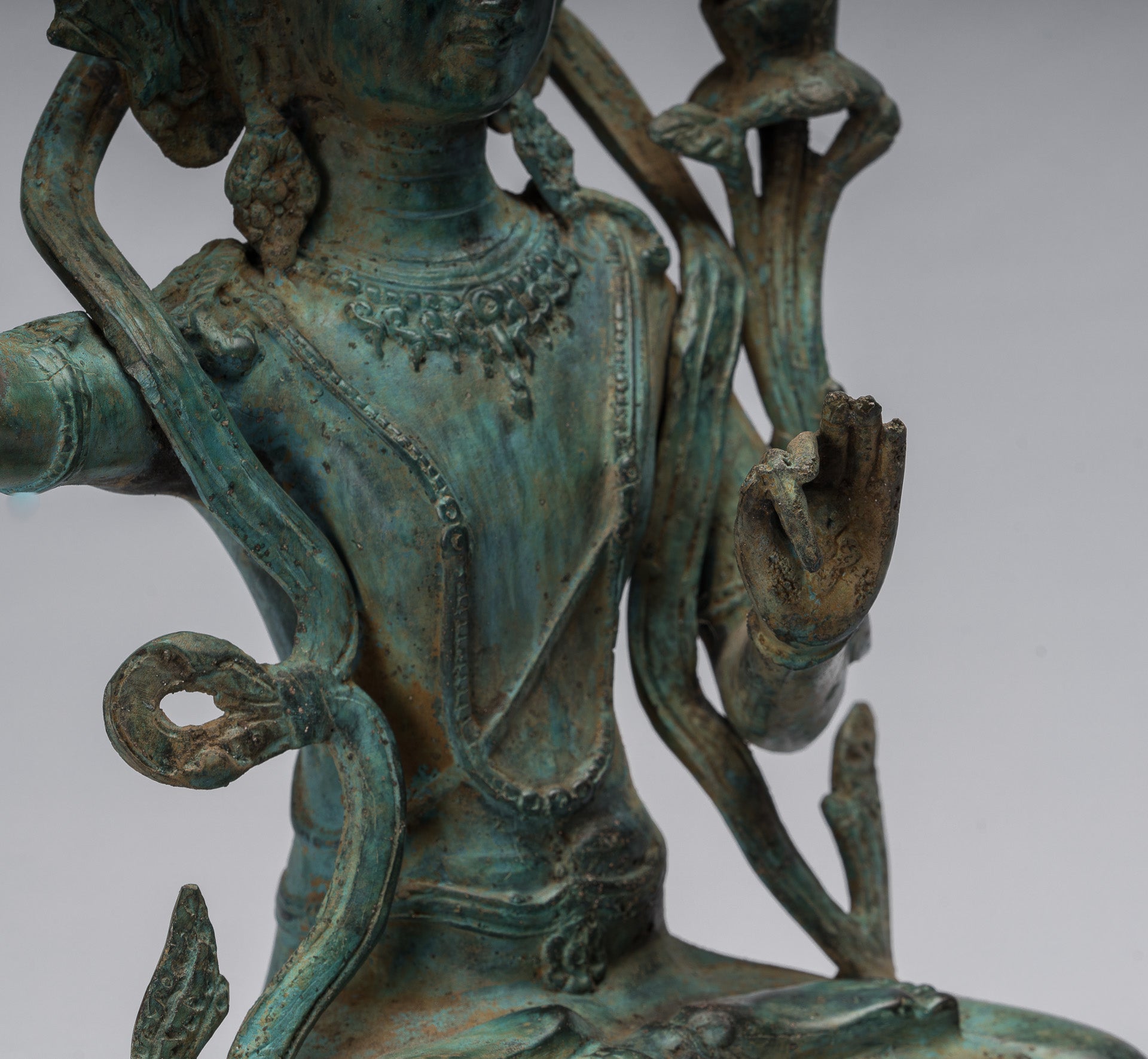 Manjushri-Statue – antike sitzende Majapahit-Gottheit aus Bronze im Java-Stil – Manjushri-Statue – 46 cm.