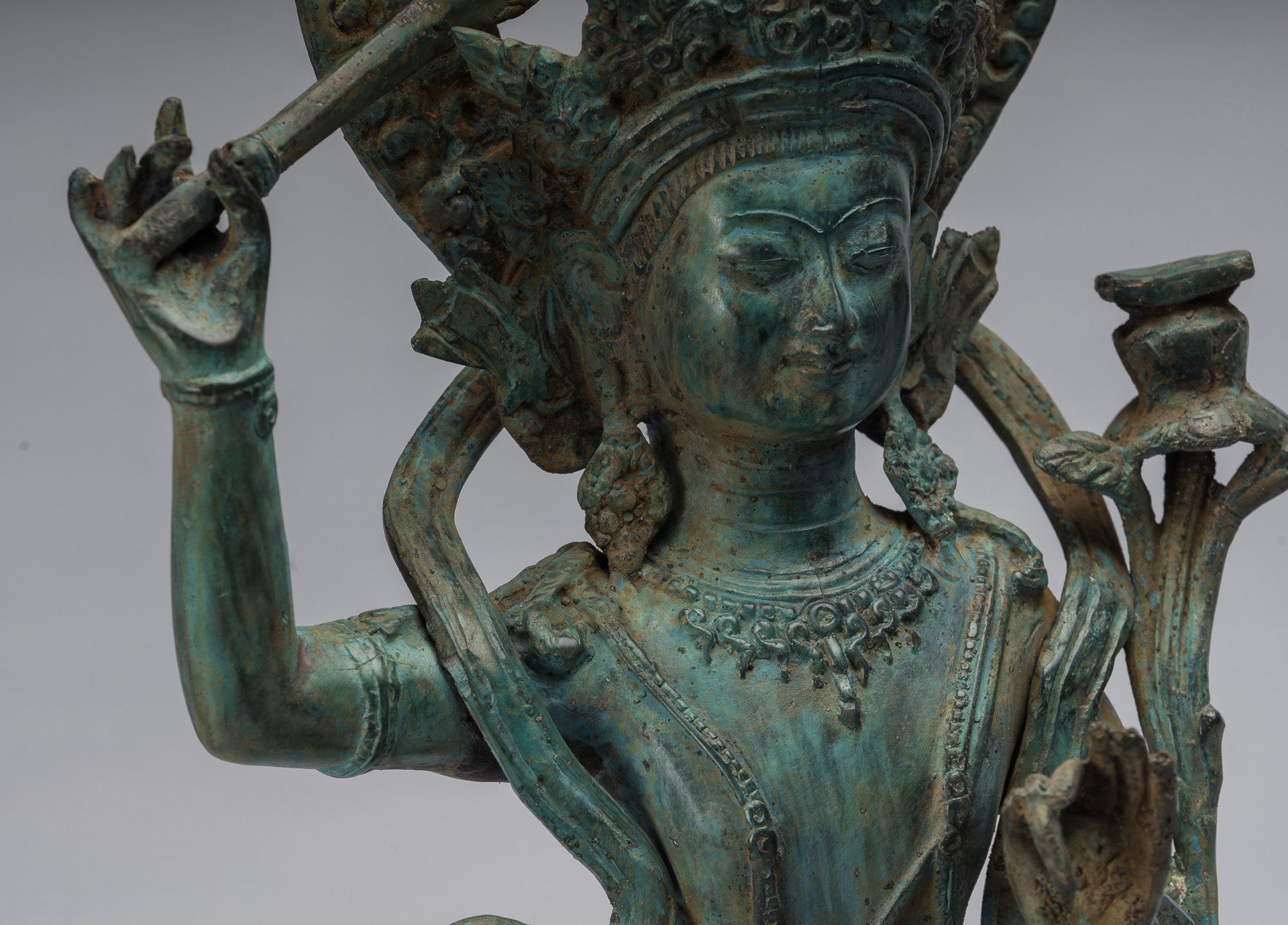 Manjushri-Statue – antike sitzende Majapahit-Gottheit aus Bronze im Java-Stil – Manjushri-Statue – 46 cm.