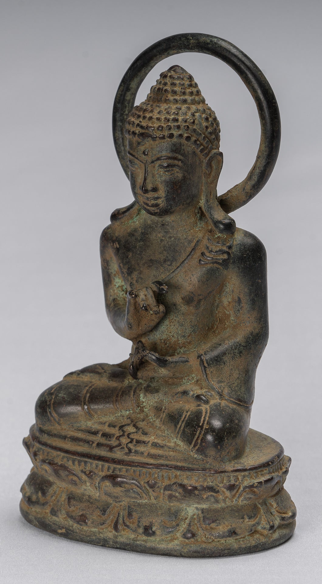 Buddha-Statue – sitzender javanischer Lehr-Buddha aus Bronze im antiken indonesischen Stil – 16 cm