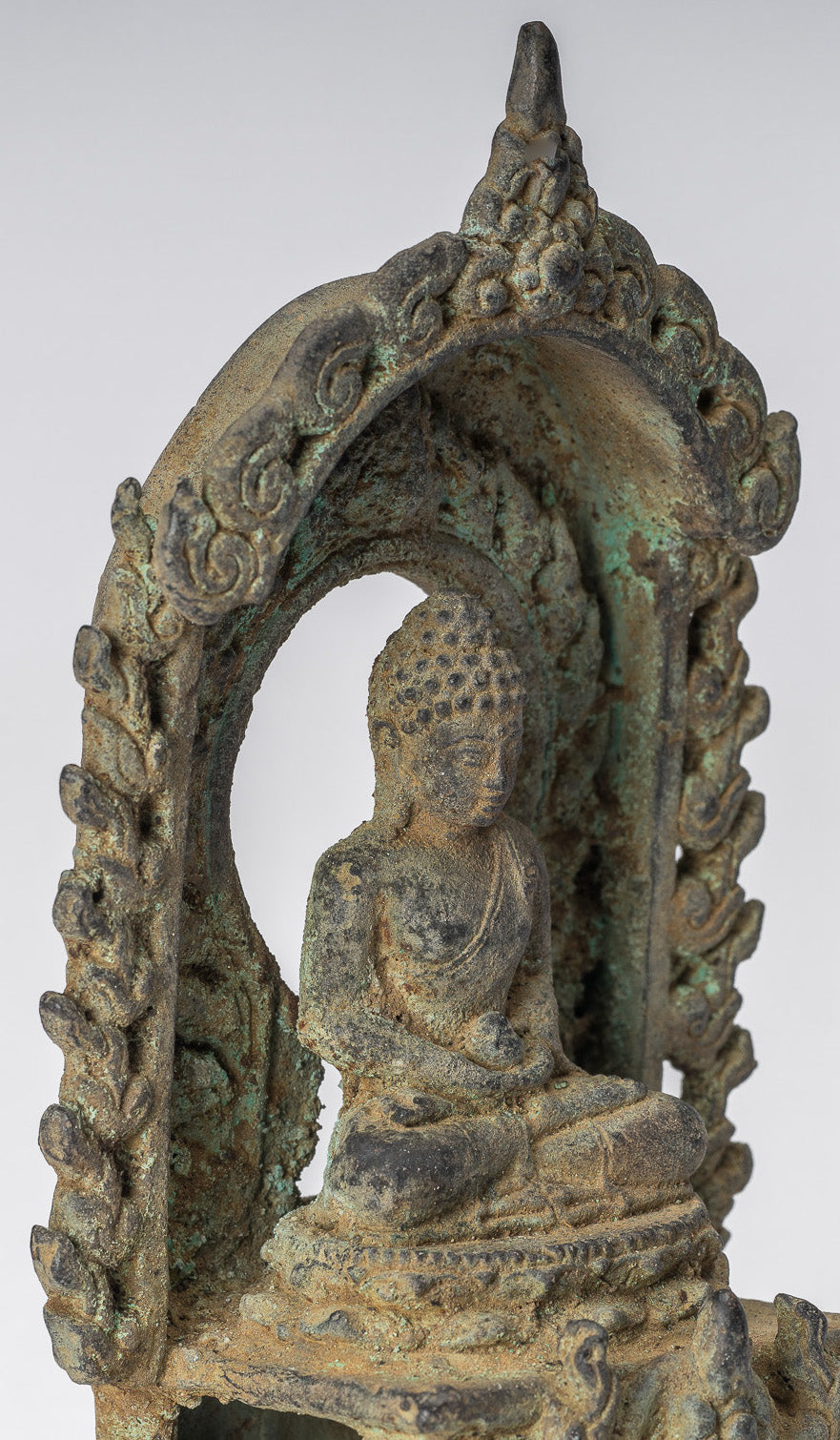 Buddha-Statue – Antike javanische Amitabha-Buddha-Statue aus Bronze im indonesischen Stil – 13,5 cm/5 Zoll