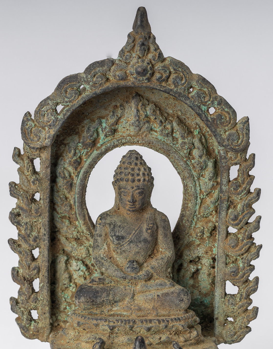 Buddha-Statue – Antike javanische Amitabha-Buddha-Statue aus Bronze im indonesischen Stil – 13,5 cm/5 Zoll