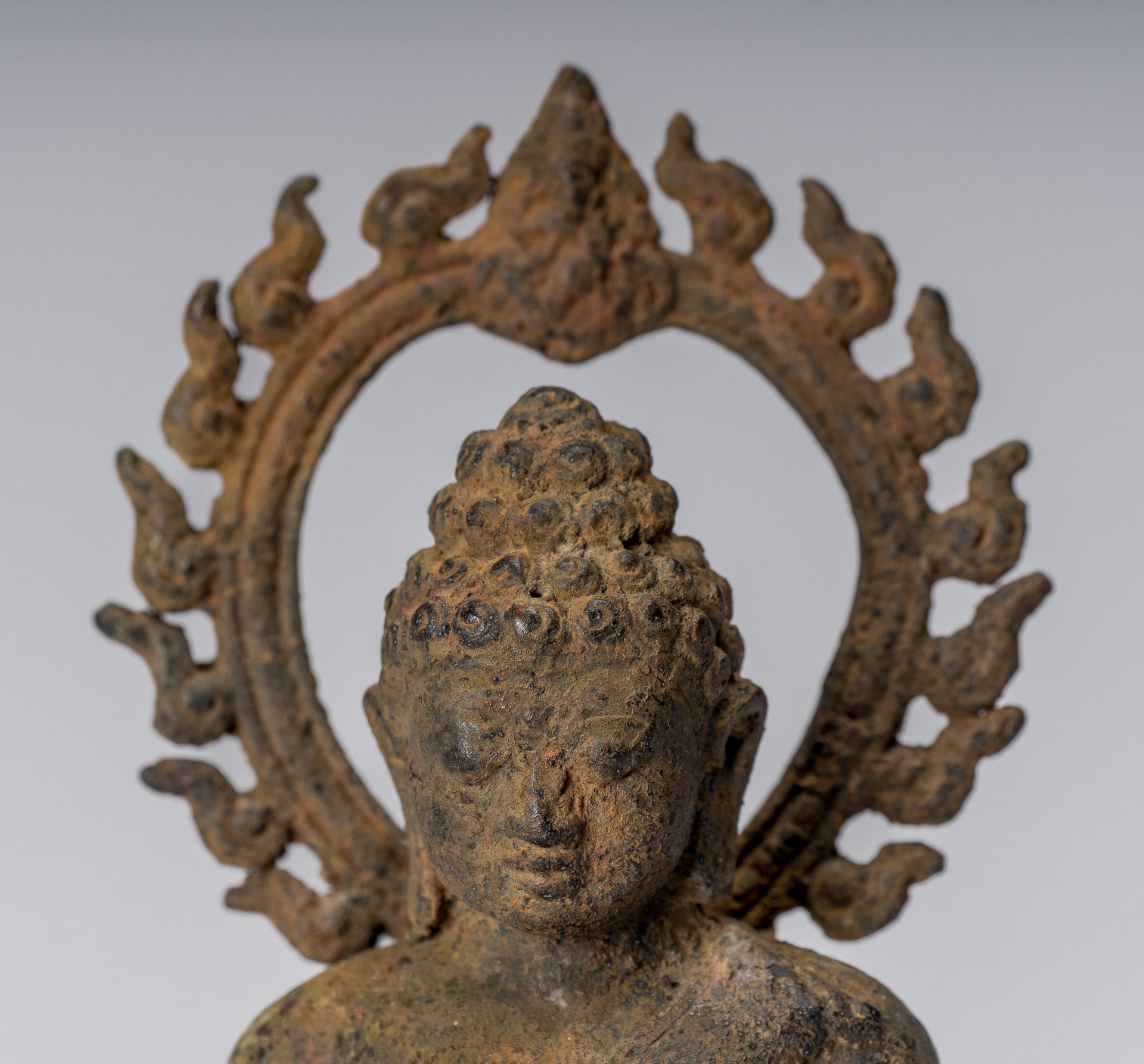 Statue di Buddha - Antique in stile indonesiano seduto in bronzo giavanese insegnamento Buddha - 19cm/8 "