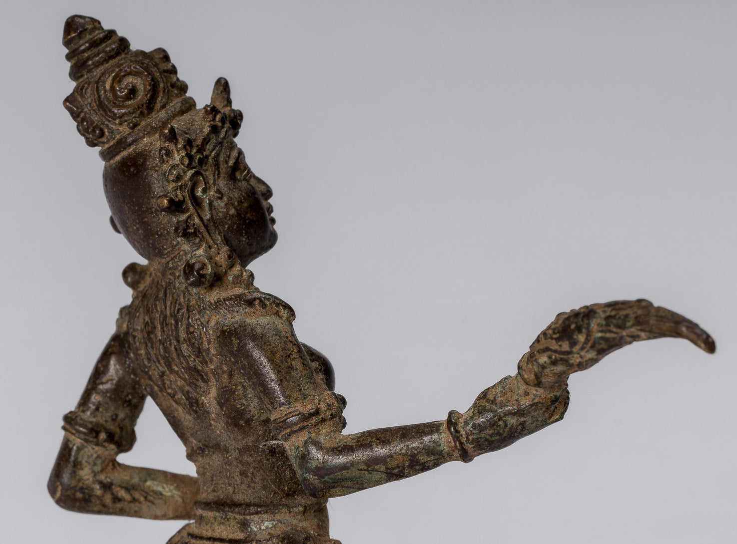 Statue de Tara – Statue de Devi Tara en bronze indonésien de style Java antique – 8 cm/3"