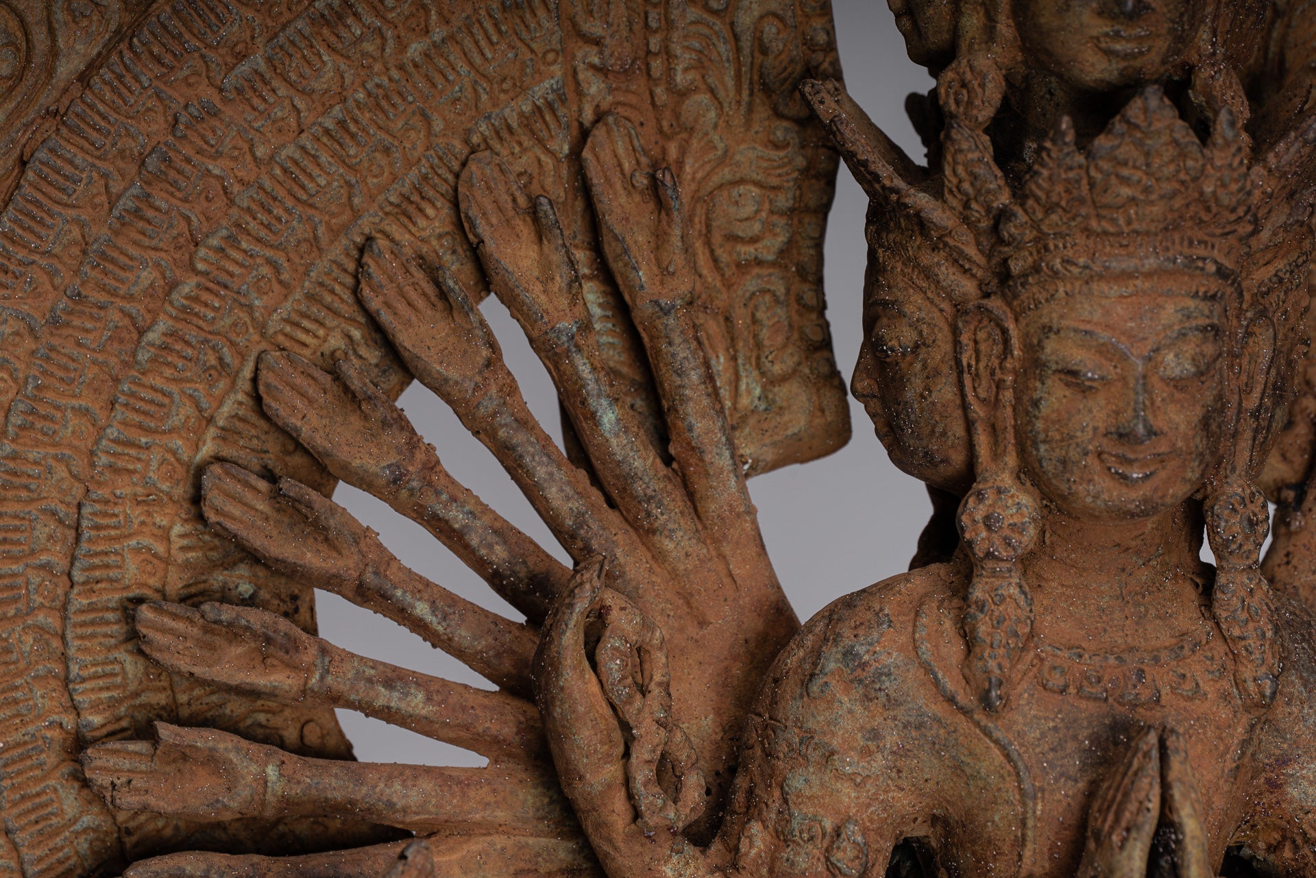 Statue Bodhisattva - Antique stile indonesiano Javanese 1000 ARM AVALOKETISHVARA BODHISATTVA STATUE - 61 cm/24 "