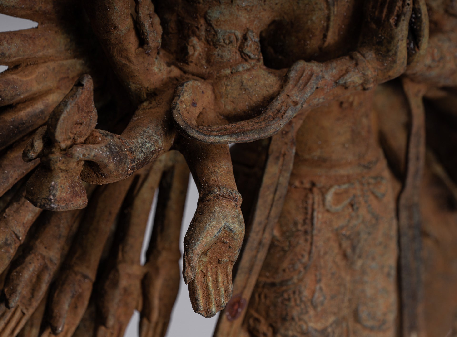 Statue Bodhisattva - Antique stile indonesiano Javanese 1000 ARM AVALOKETISHVARA BODHISATTVA STATUE - 61 cm/24 "