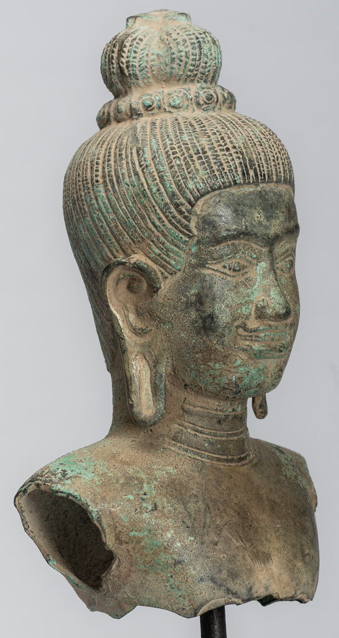 Statue antique de torse de Vishnu en bronze de style khmer - Protecteur et conservateur -27 cm/11"