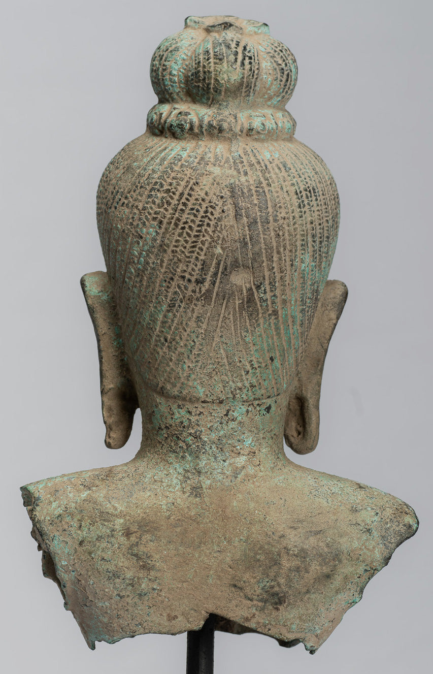 Statue antique de torse de Vishnu en bronze de style khmer - Protecteur et conservateur -27 cm/11"