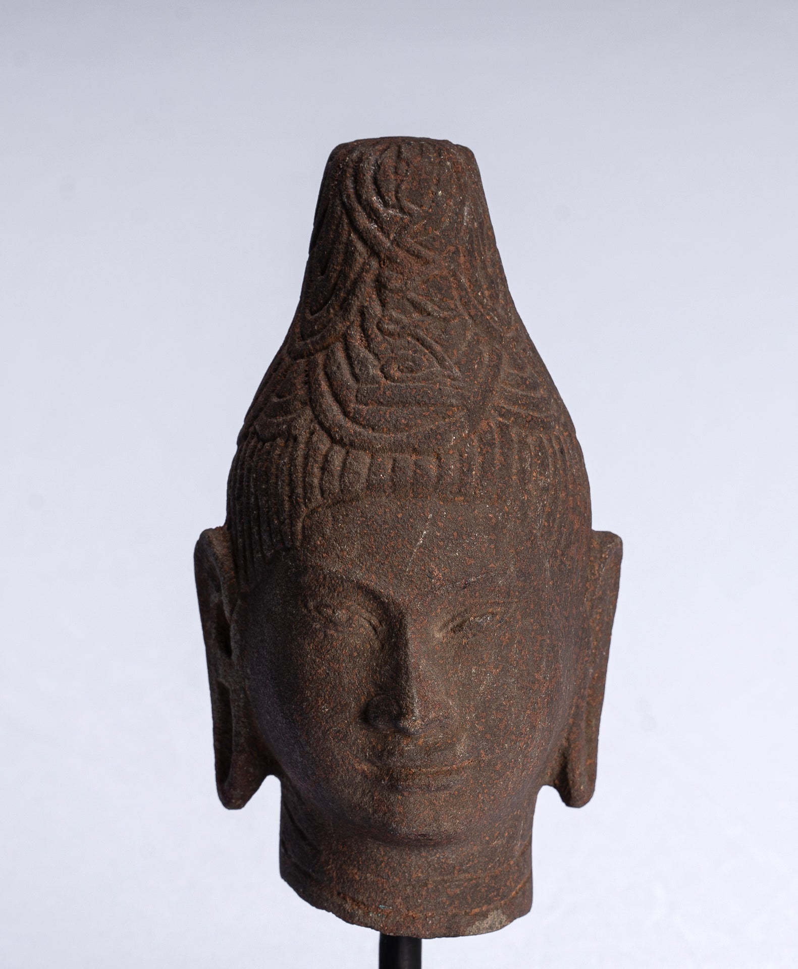 Tête de Bouddha – Statue de tête de Bouddha en pierre de style khmer antique – 20 cm.