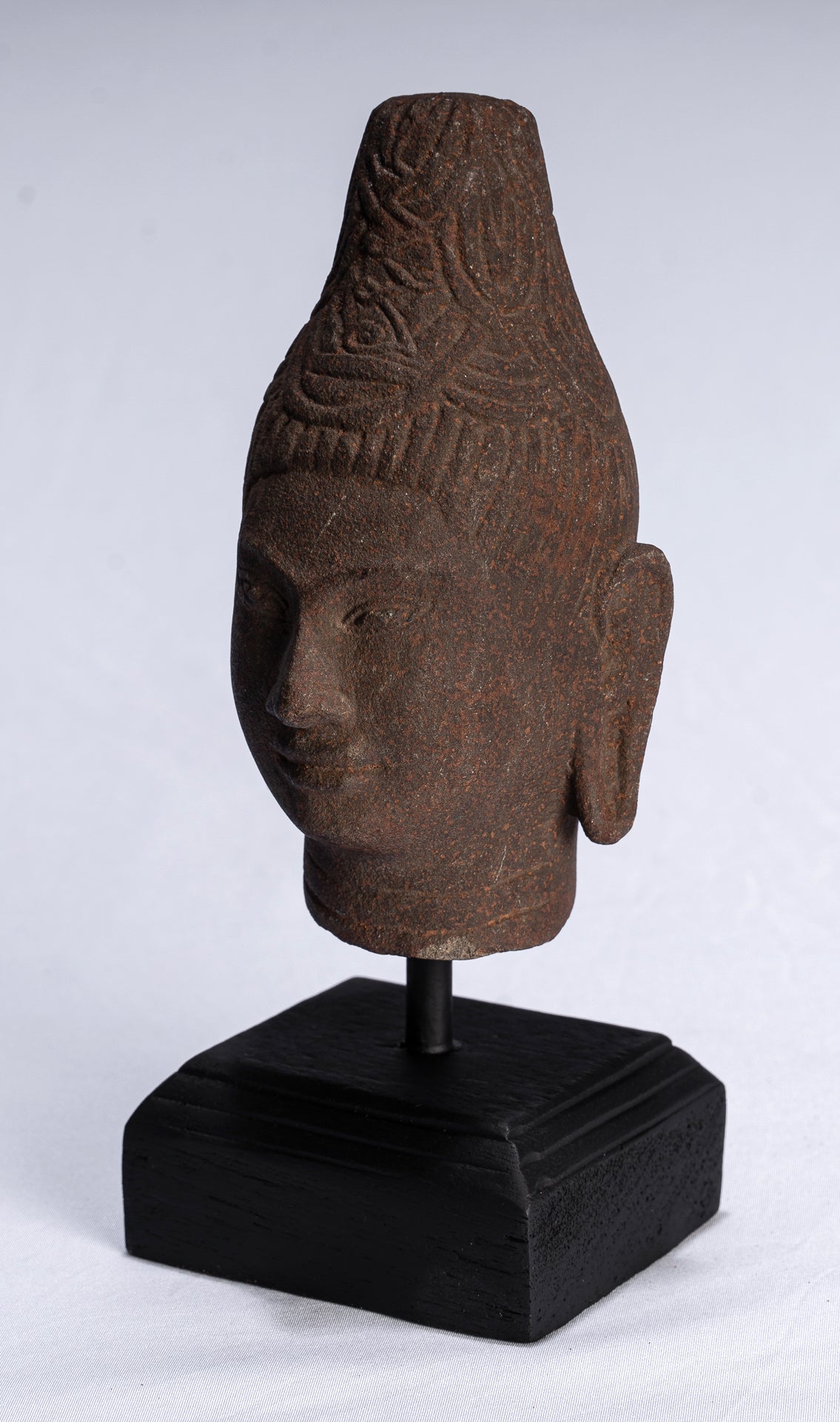Tête de Bouddha – Statue de tête de Bouddha en pierre de style khmer antique – 20 cm.