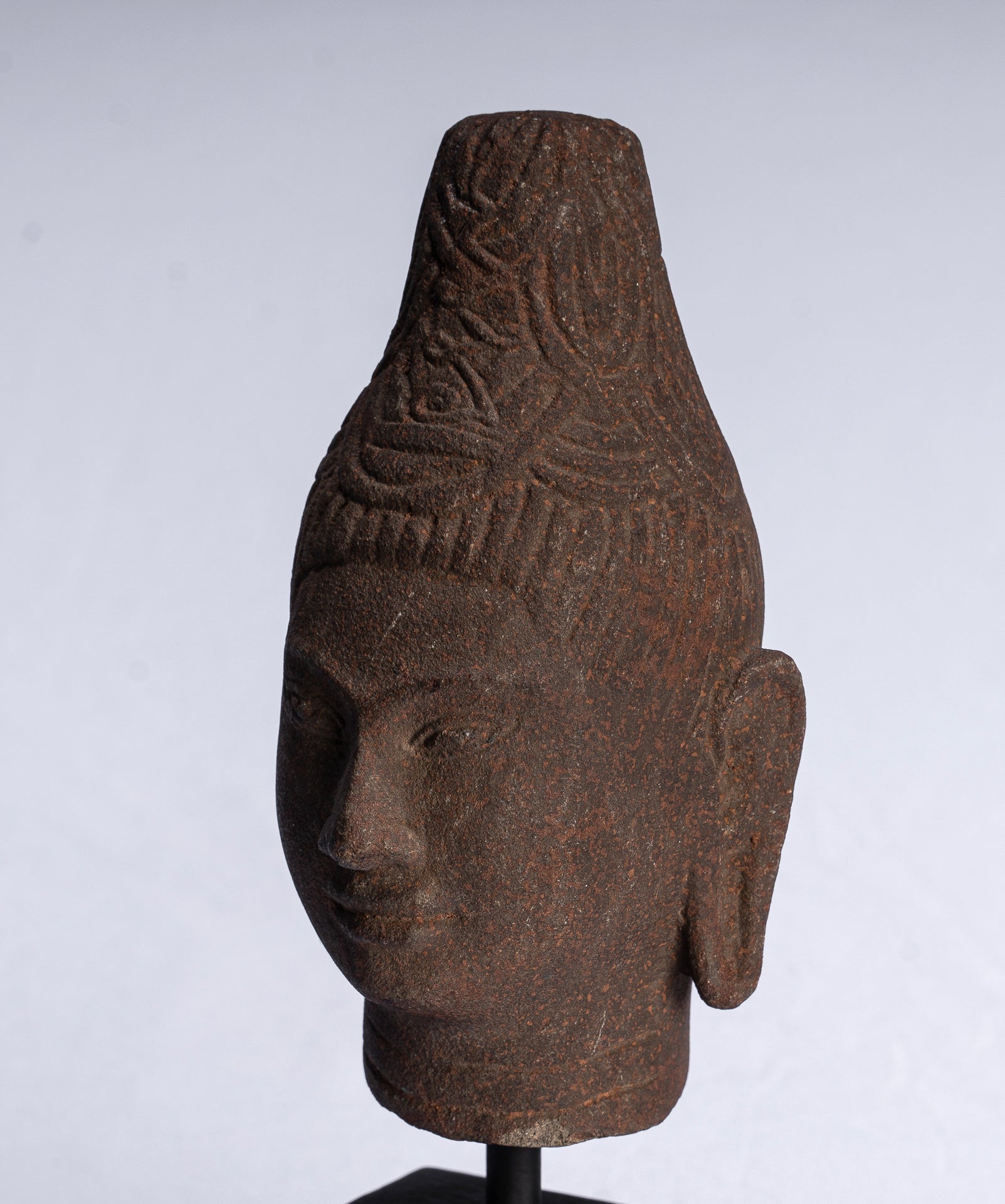 Tête de Bouddha – Statue de tête de Bouddha en pierre de style khmer antique – 20 cm.