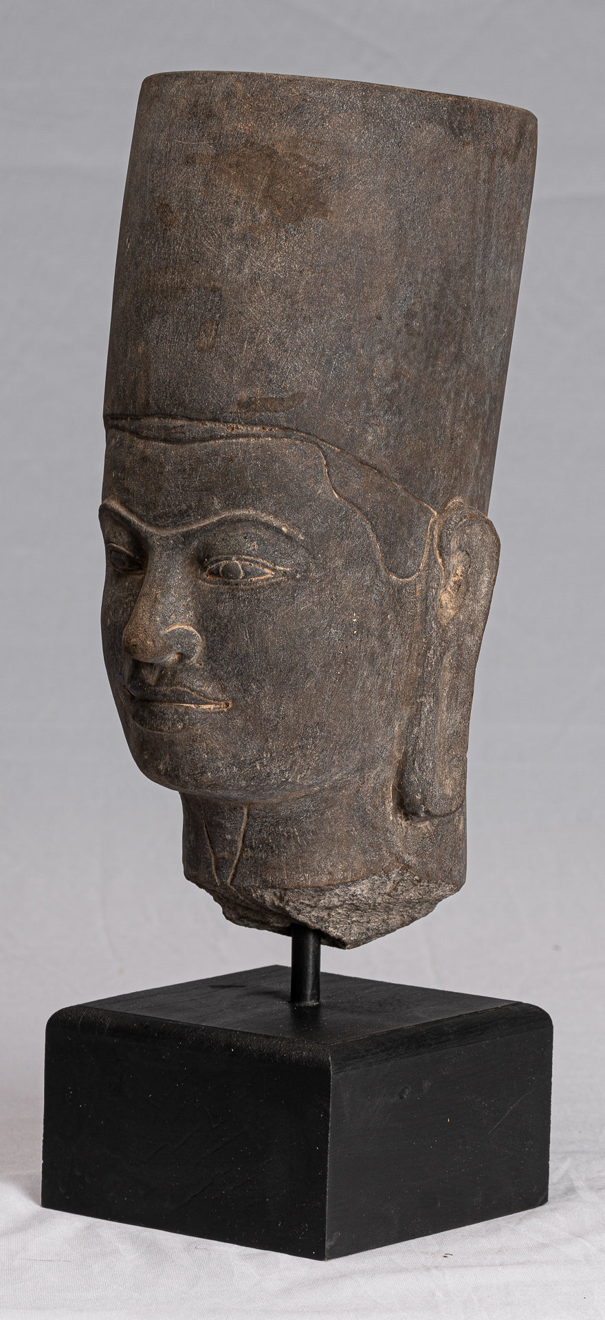 Statue Vishnu - Antique Phnom Da Style Stone Monted Vishnu Head - 37cm/15 "