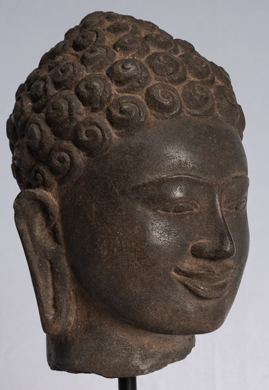 Buddha-Statue – antike thailändische Stein-Buddha-Kopf-Statue im Dvaravati-Stil – 22 cm.