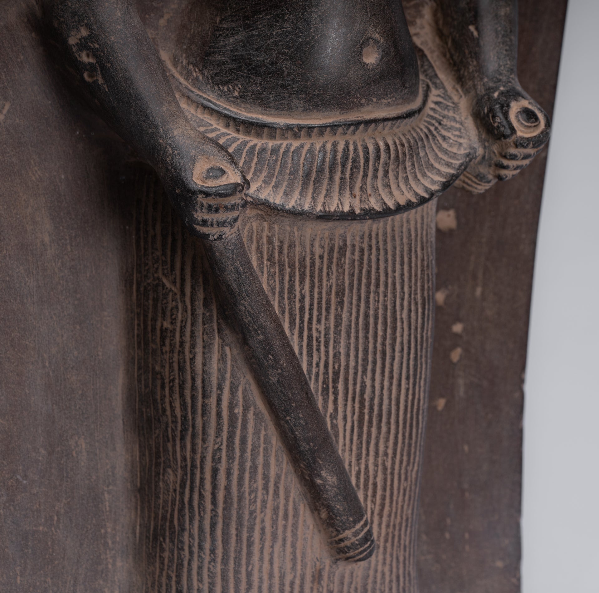 Estatua de Durga Durga Koh Ker Stone Durga de Koh Ker Stone - 51cm/20 "