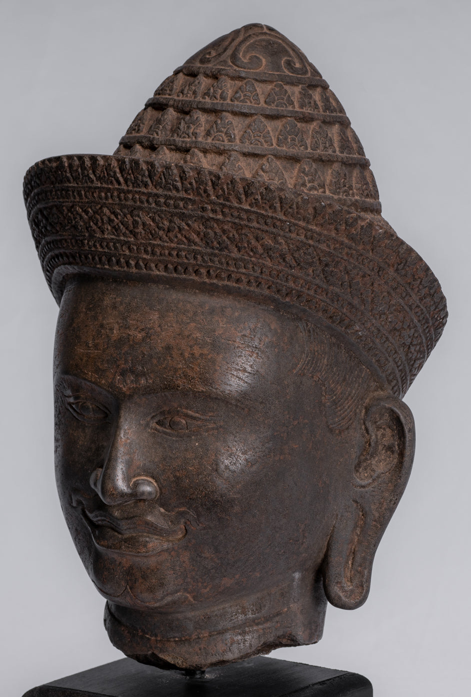 Statue Vishnu - Antique Banteay Srei Stone Stone Monted Khmer Vishnu Head - 35cm / 14 "