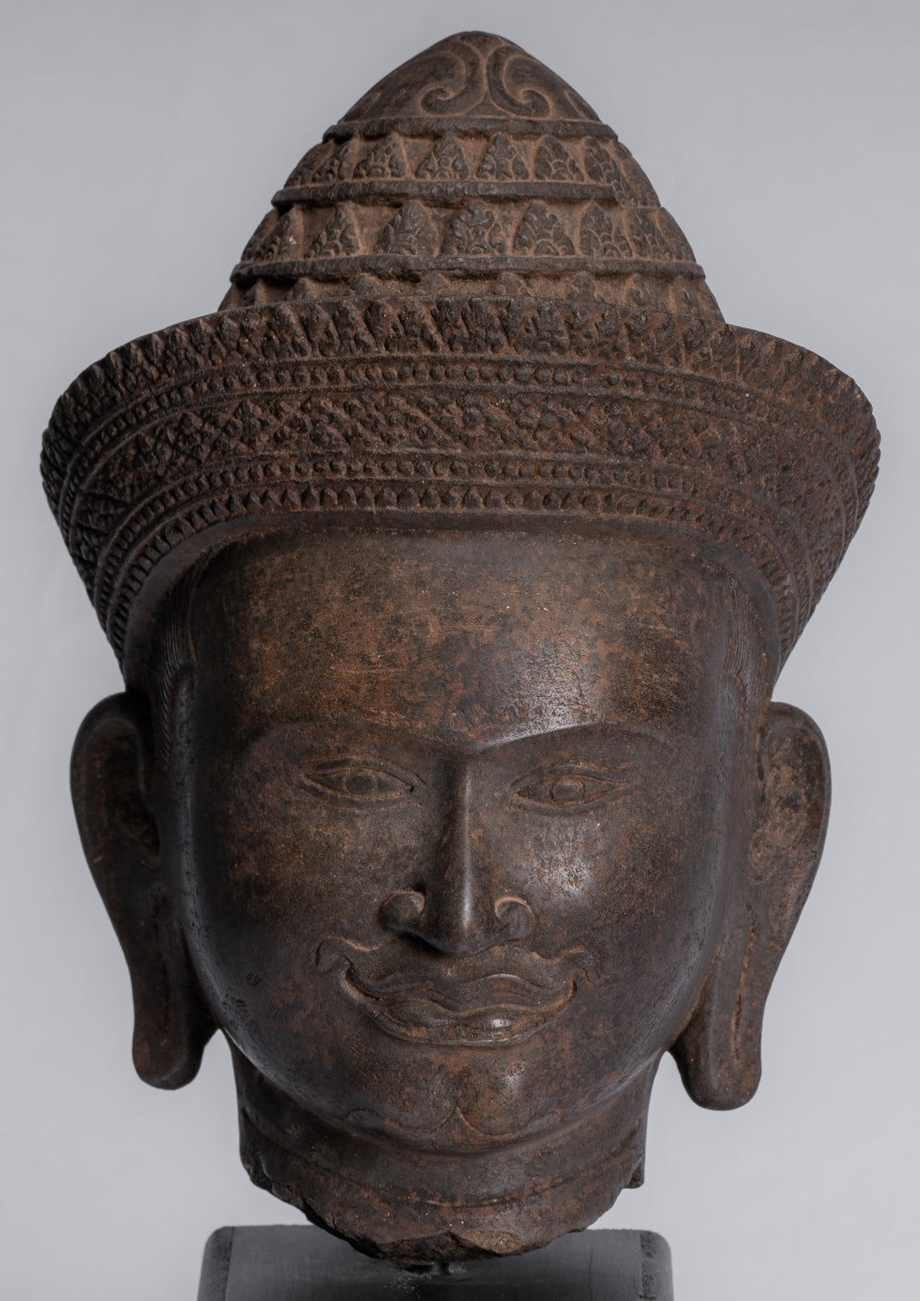 Statue Vishnu - Antique Banteay Srei Stone Stone Monted Khmer Vishnu Head - 35cm / 14 "