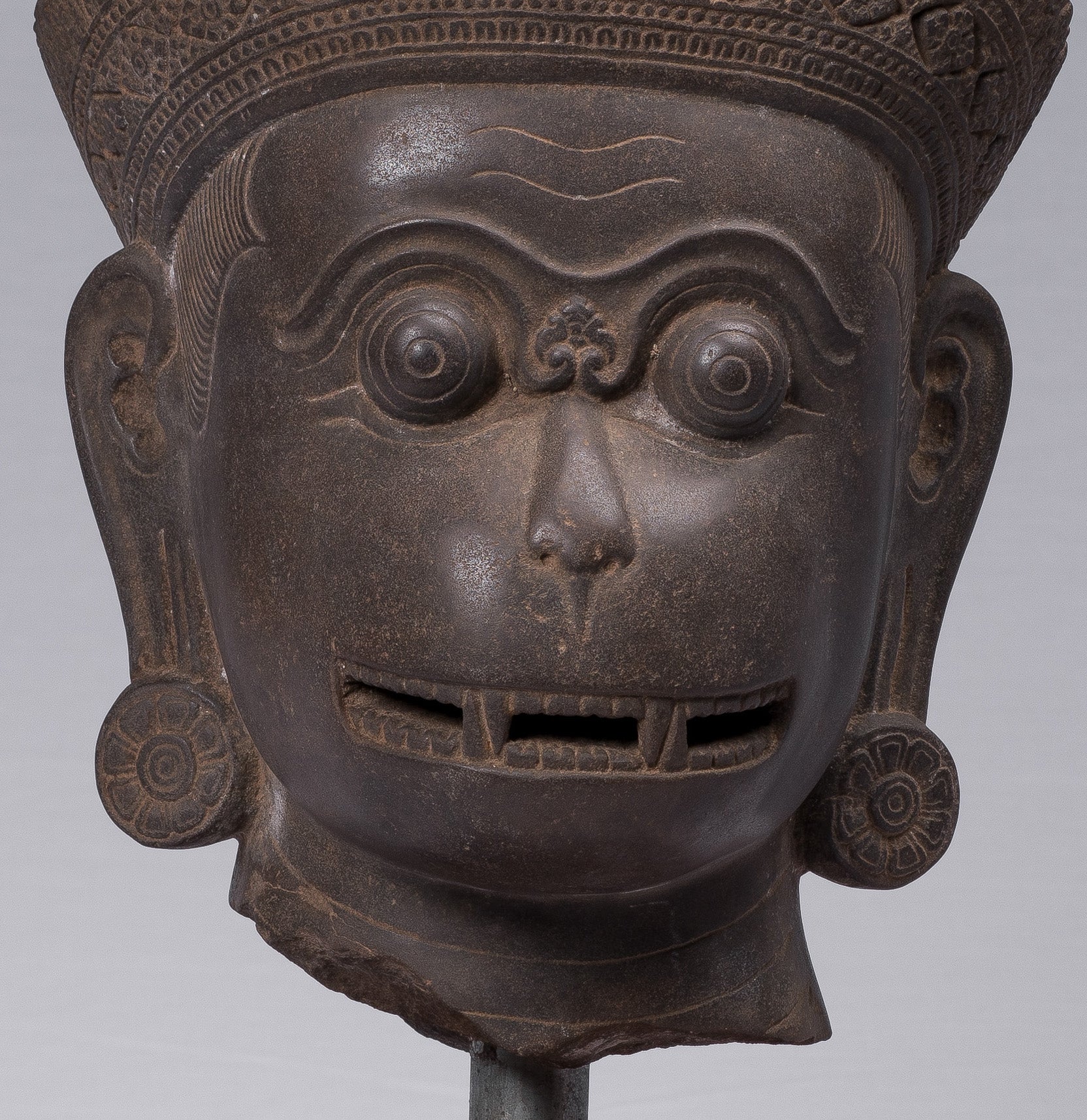 Antique Khmer Style Stone Banteay Srei Hindu God Hanuman Statue - 55 cm/22 "di altezza