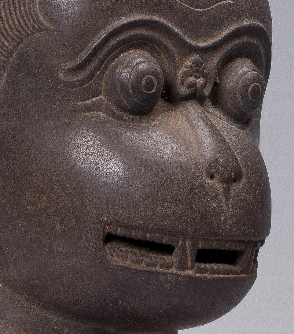 Antique Khmer Style Stone Banteay Srei Hindu God Hanuman Statue - 55 cm/22 "di altezza