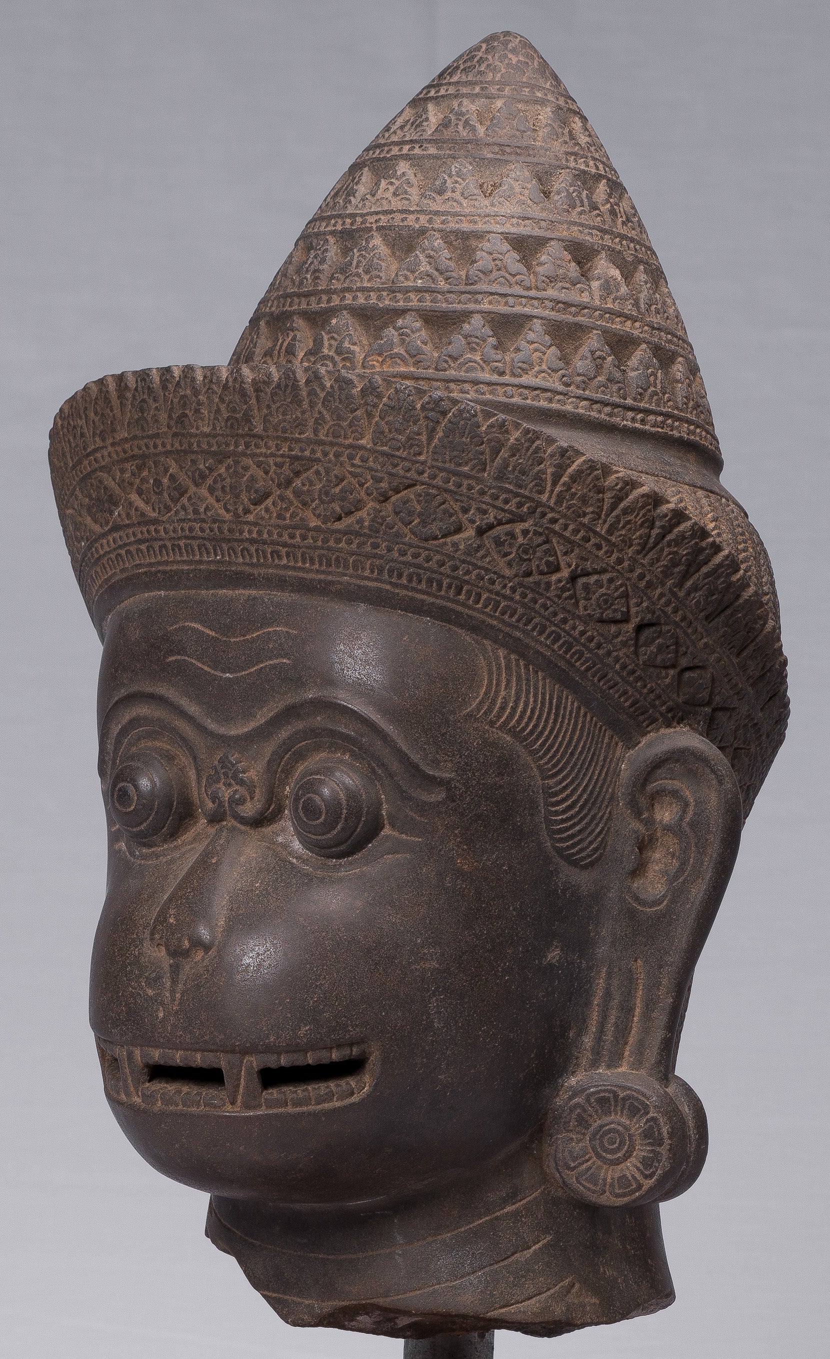 Antique Khmer Style Stone Banteay Srei Hindu God Hanuman Statue - 55 cm/22 "di altezza