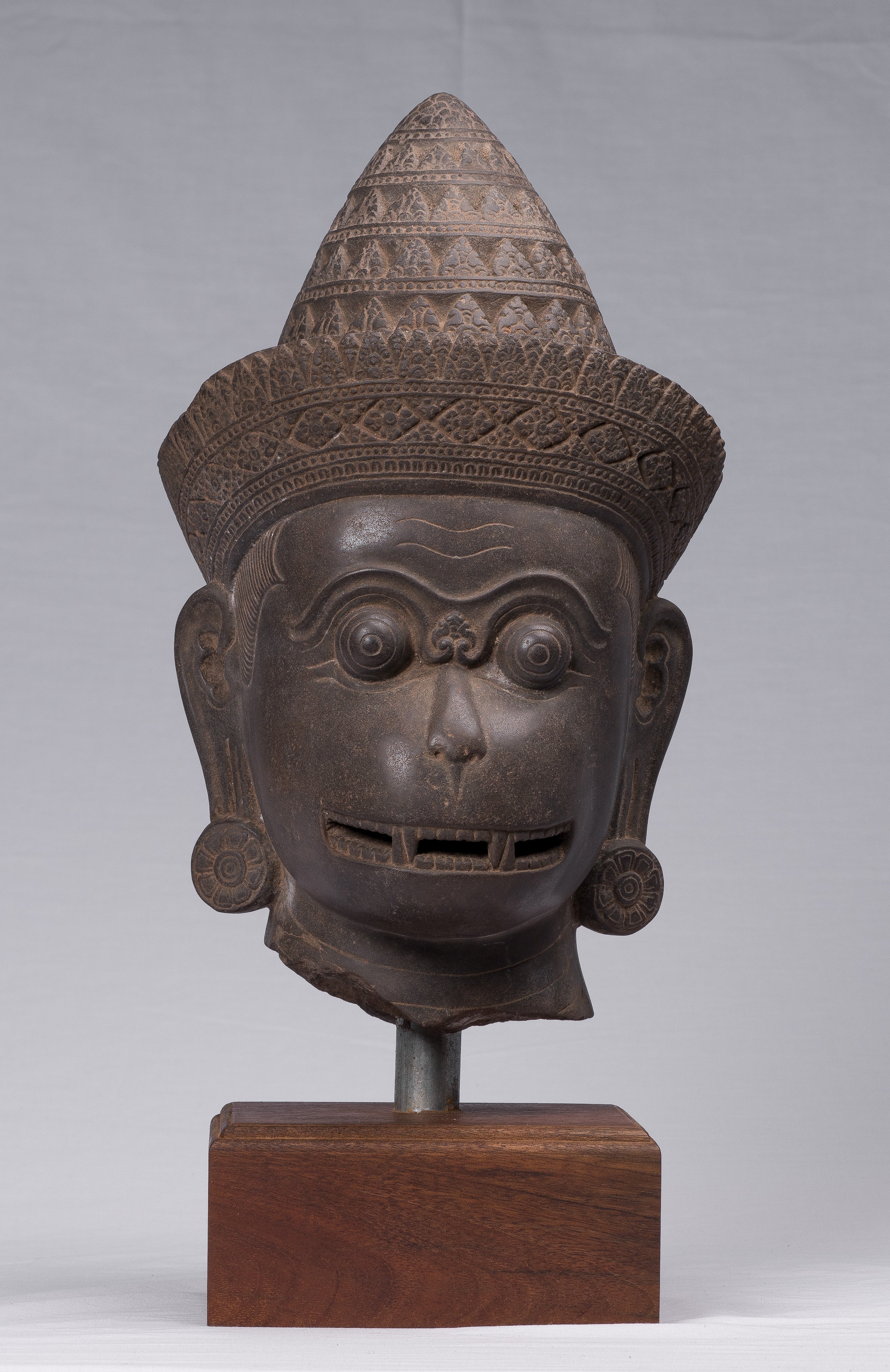 Antique Khmer Style Stone Banteay Srei Hindu God Hanuman Statue - 55 cm/22 "di altezza