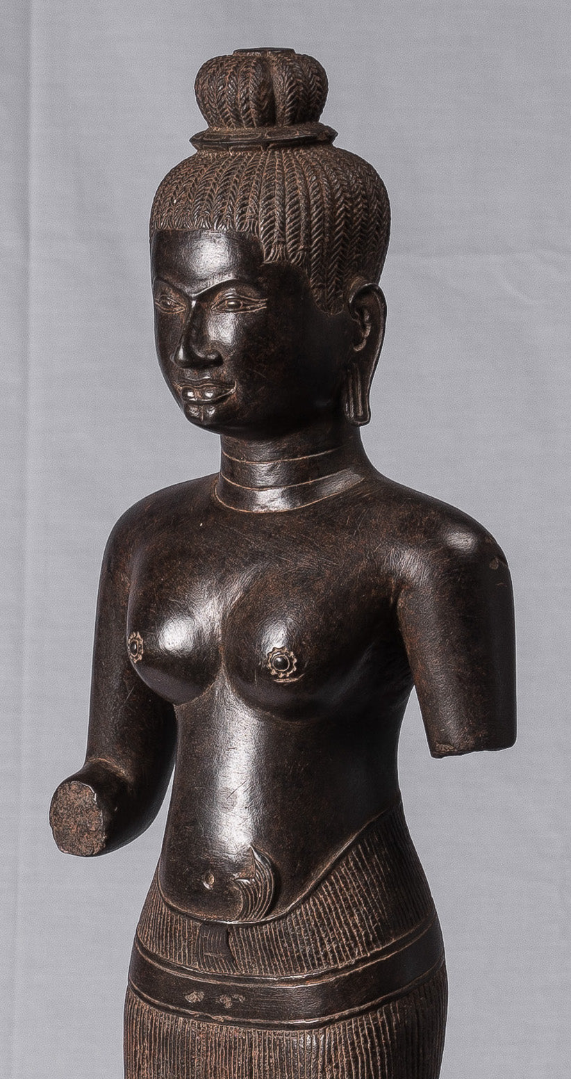 Lakshmi Statue - Antique Baphuon Stone Stone Lakshmi / Devi Consort of Vishnu Busto - 78cm / 31 "