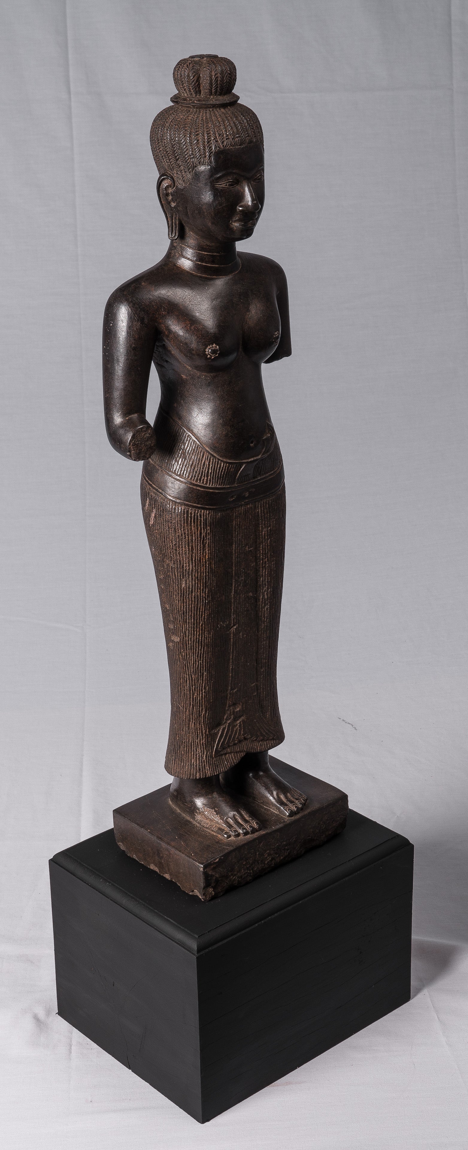 Lakshmi Statue - Antique Baphuon Stone Stone Lakshmi / Devi Consort of Vishnu Busto - 78cm / 31 "