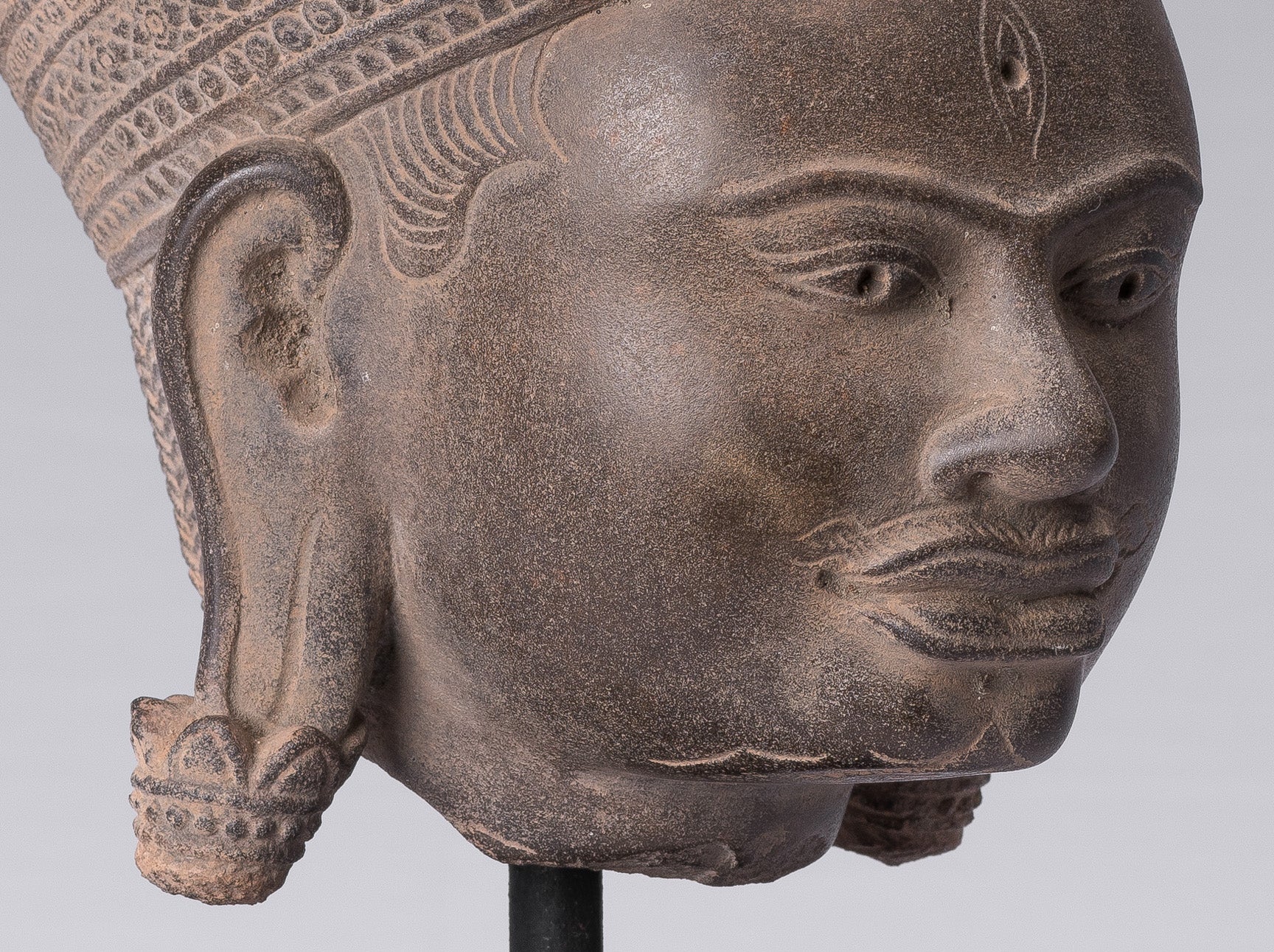 Estatua de Shiva - Antiguo Banteay Srei Style Khmer Stone Shiva Statue Head - Destroyer - 31 cm/12 "