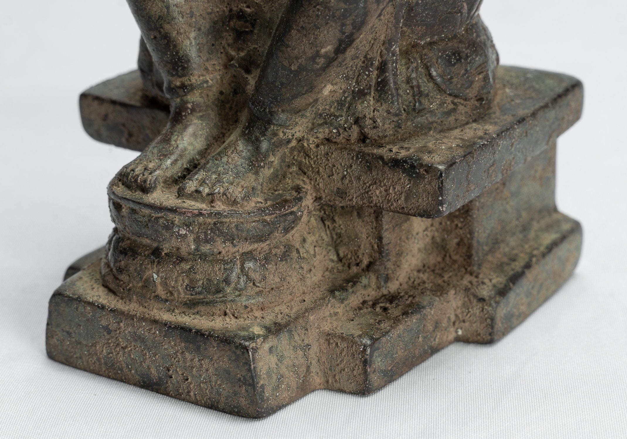 Statua di Buddha - Antique in stile indonesiano seduto in bronzo giavanese predica Buddha - 18 cm/7 "