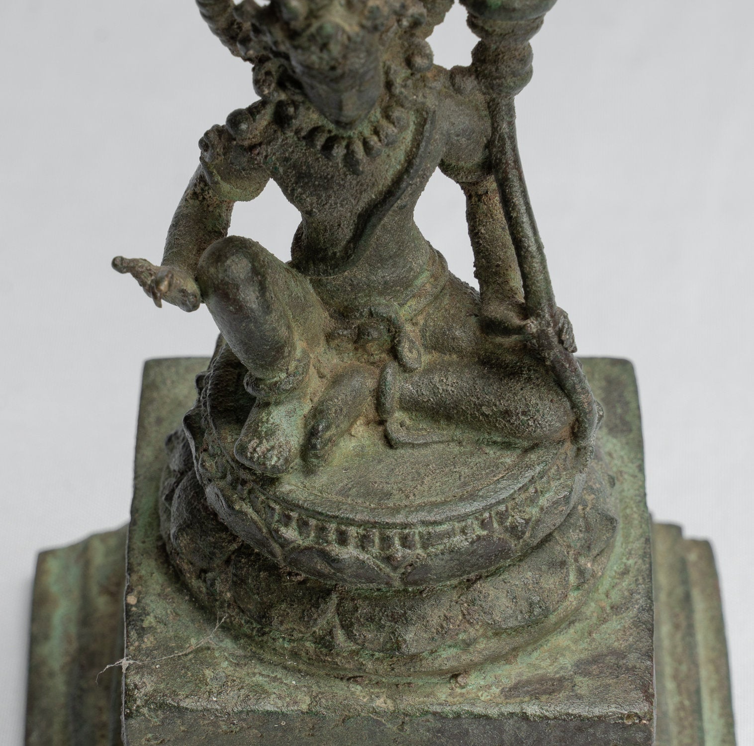 Statua di Tara - Antique Java Style Majapahit Seduto Devi Devi Tara Statua - 12 cm/5 "