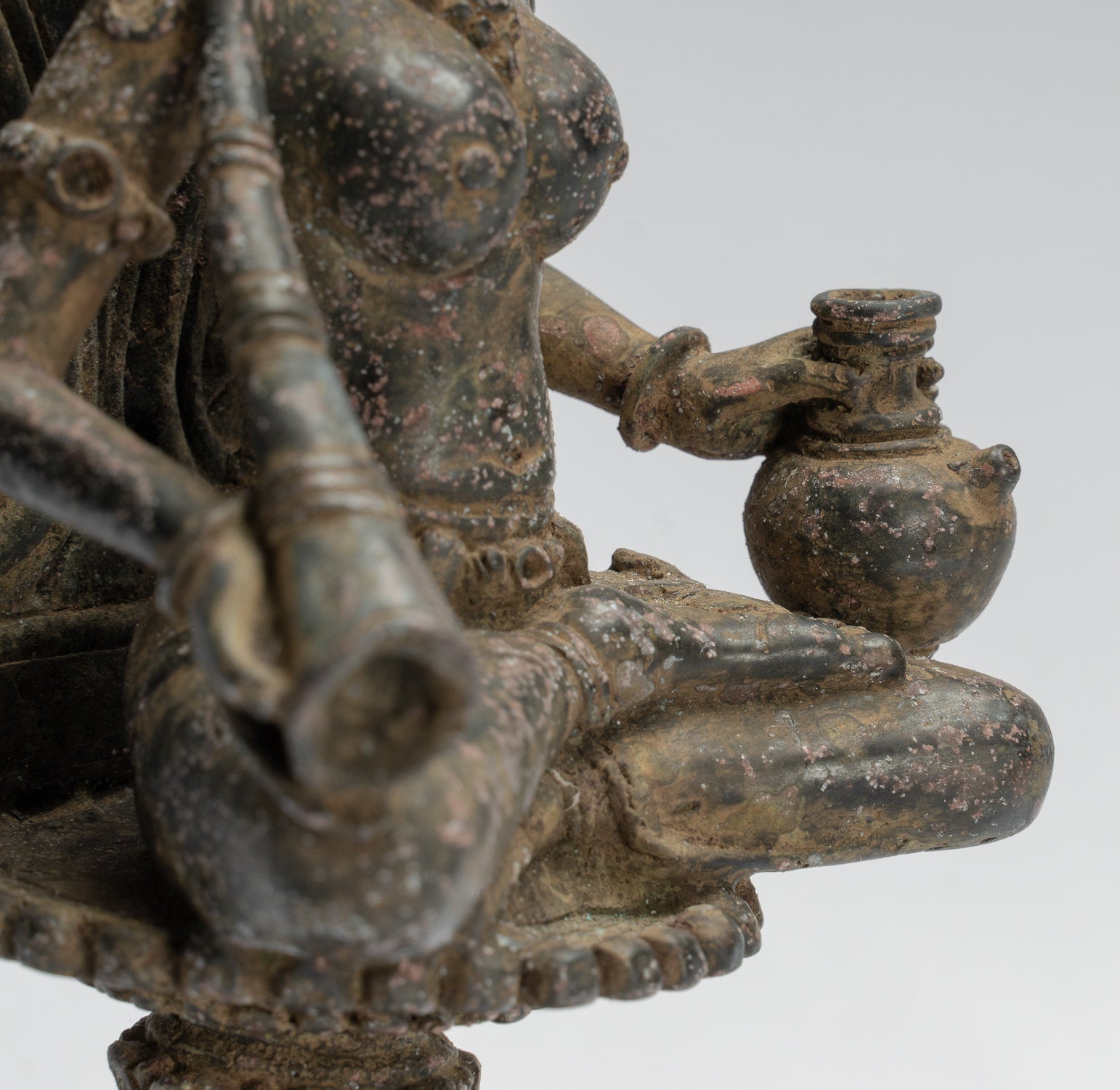 Statue de Tara – Statue antique de style Java Majapahit assise en bronze Devi Tara – 24 cm/25,4 cm