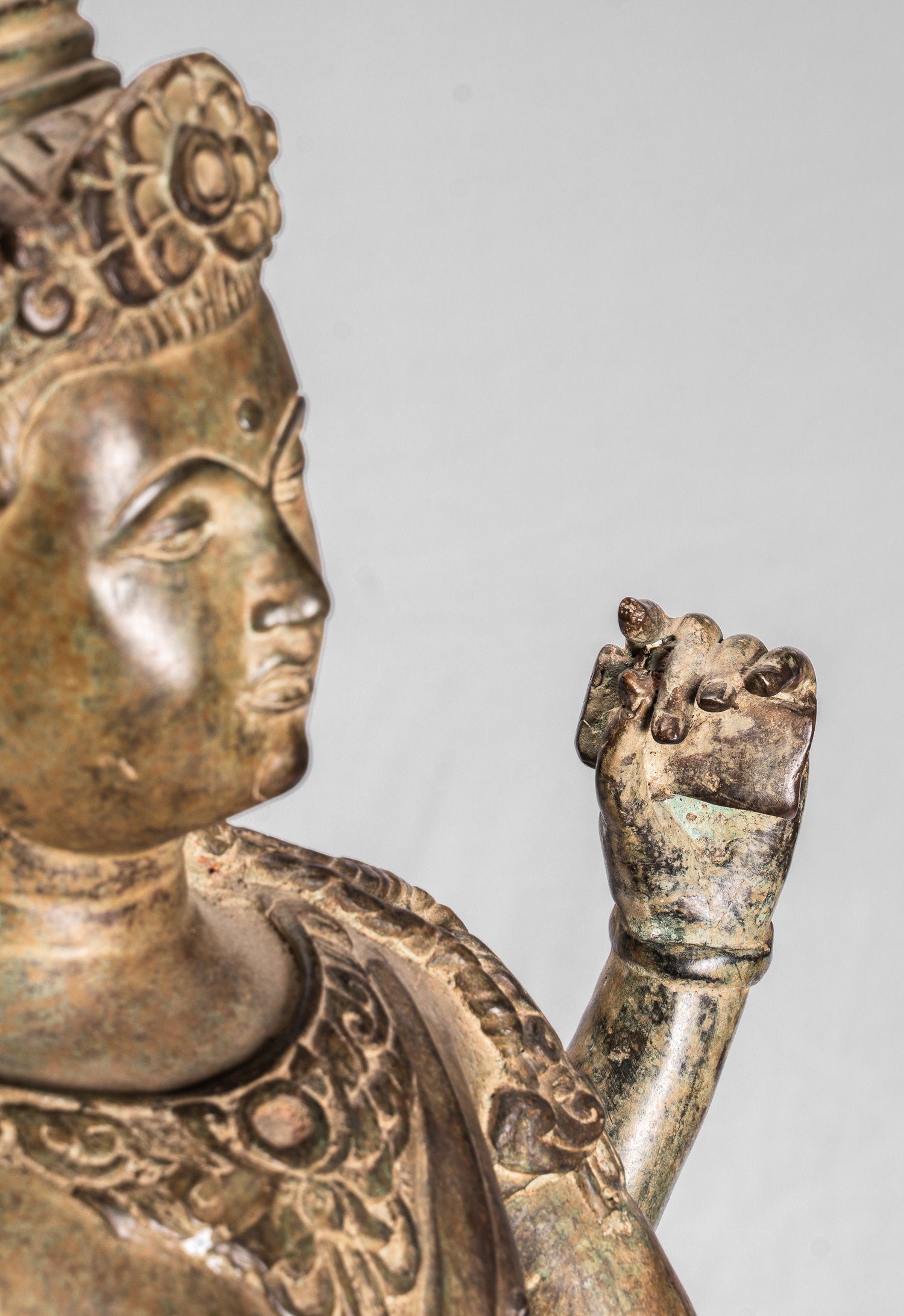 Vishnu Statue. Antike Thai Stil Bronze Stehende Vier Arm Vishnu Statue mit Protektor -108cm/43"