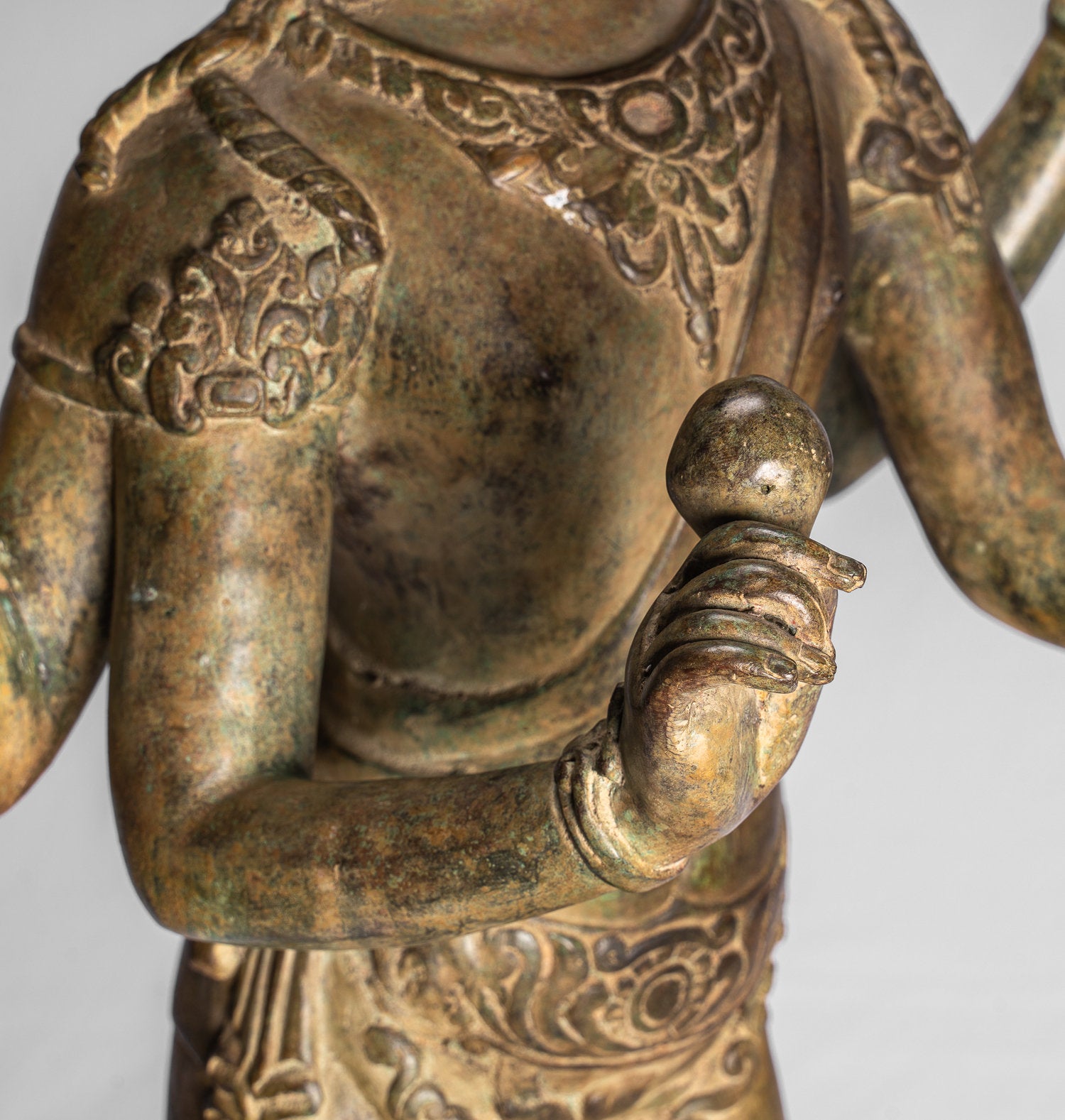 Vishnu Statue. Antike Thai Stil Bronze Stehende Vier Arm Vishnu Statue mit Protektor -108cm/43"