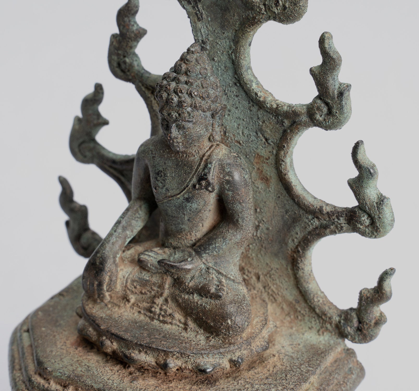 Statue de Bouddha - antique Indonesian Style bronze Java Illumination Bouddha - 14.5cm / 6 "