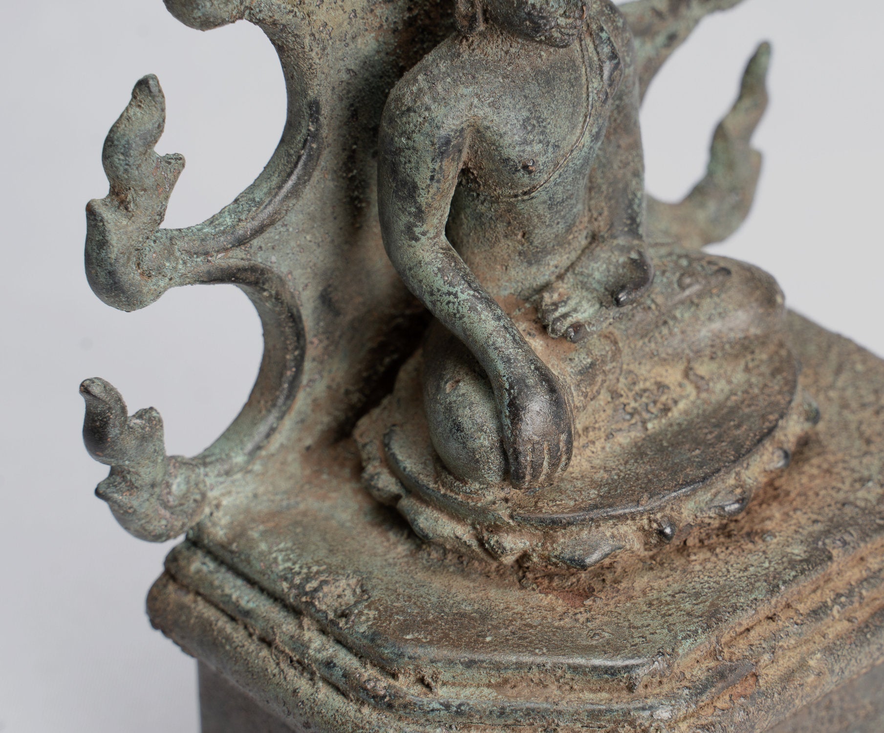 Statue de Bouddha - antique Indonesian Style bronze Java Illumination Bouddha - 14.5cm / 6 "