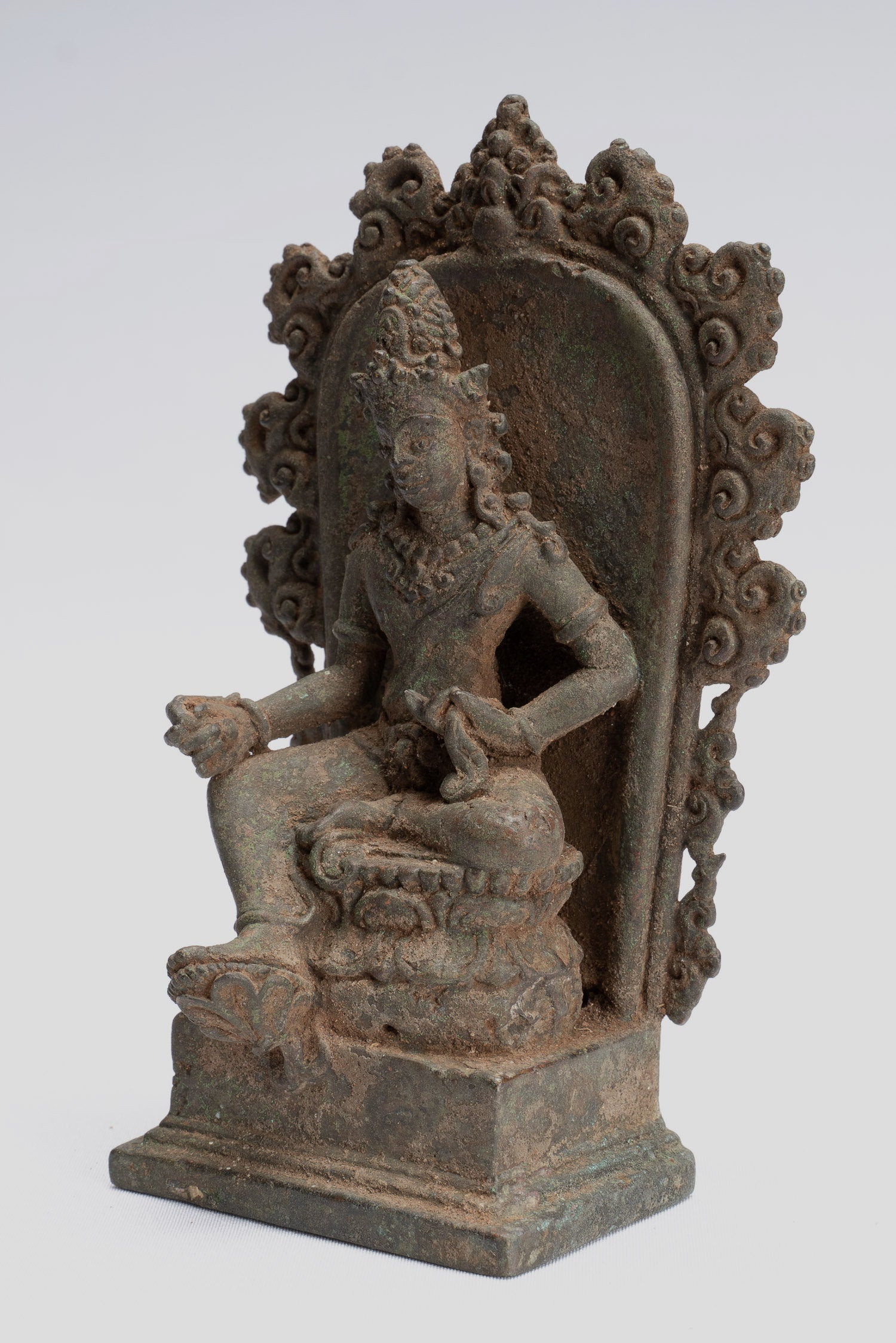 Shiva-Statue – antike javanische sitzende Shiva-Statue aus Bronze im indonesischen Stil – 14 cm.