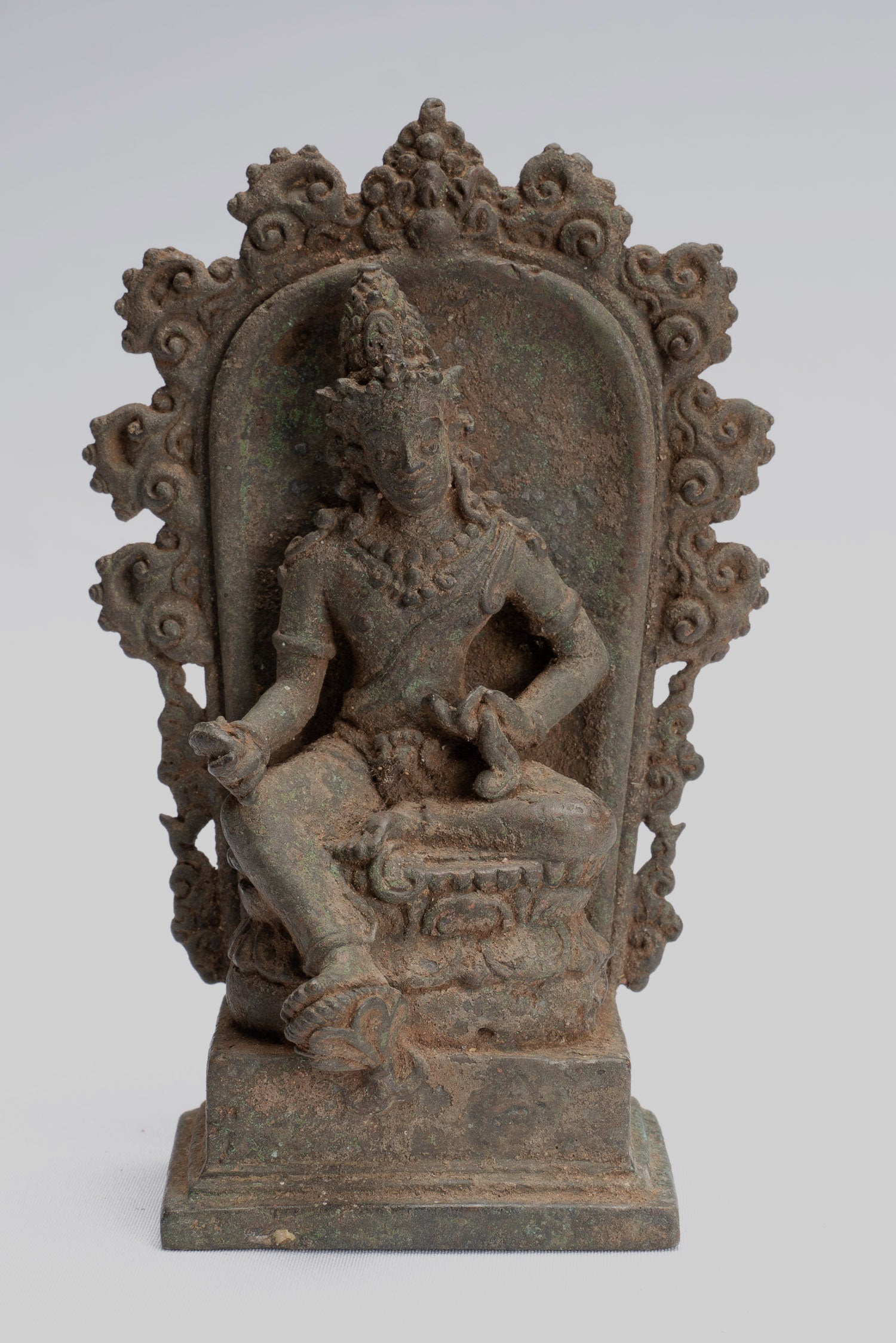 Shiva-Statue – antike javanische sitzende Shiva-Statue aus Bronze im indonesischen Stil – 14 cm.