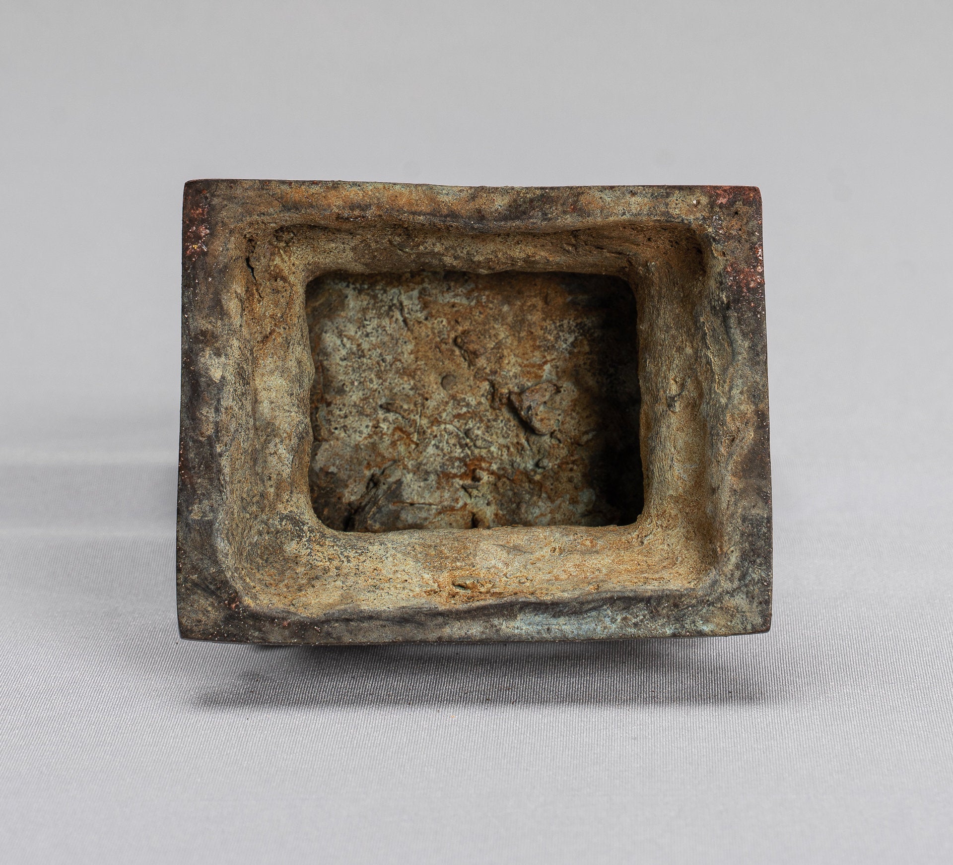 Statue de Tara - Statue de Devi Tara en bronze assis Majapahit de style Java antique - 14 cm/6"