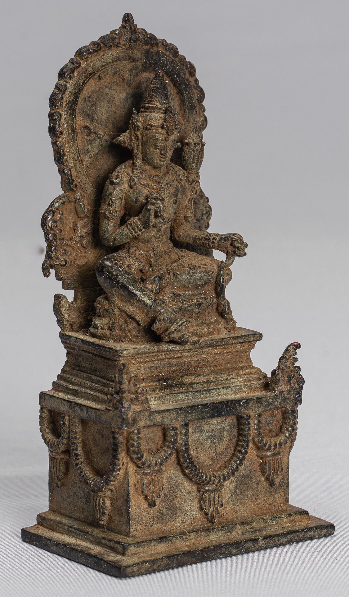 Statua di Tara - Antique Java Style Majapahit Seduto Devi Devi Tara Statua - 15 cm/6 "