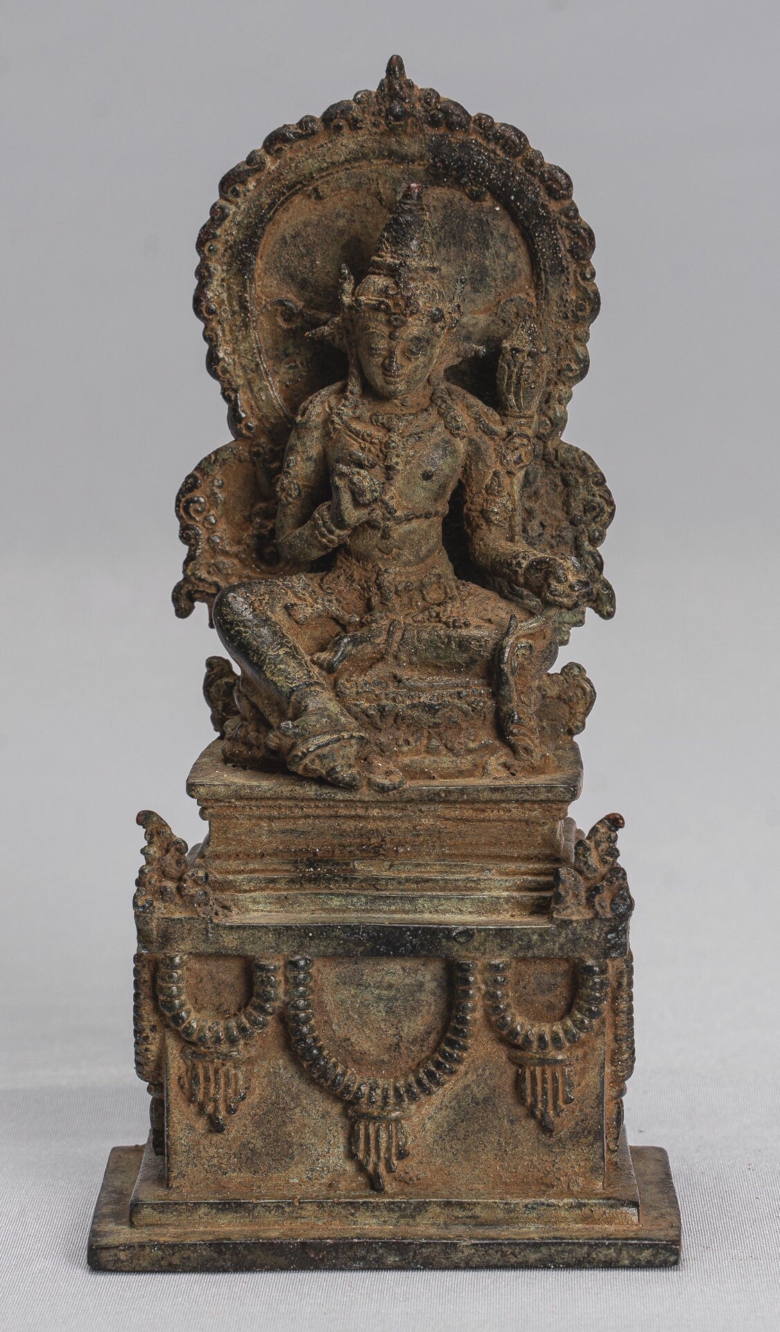 Statua di Tara - Antique Java Style Majapahit Seduto Devi Devi Tara Statua - 15 cm/6 "
