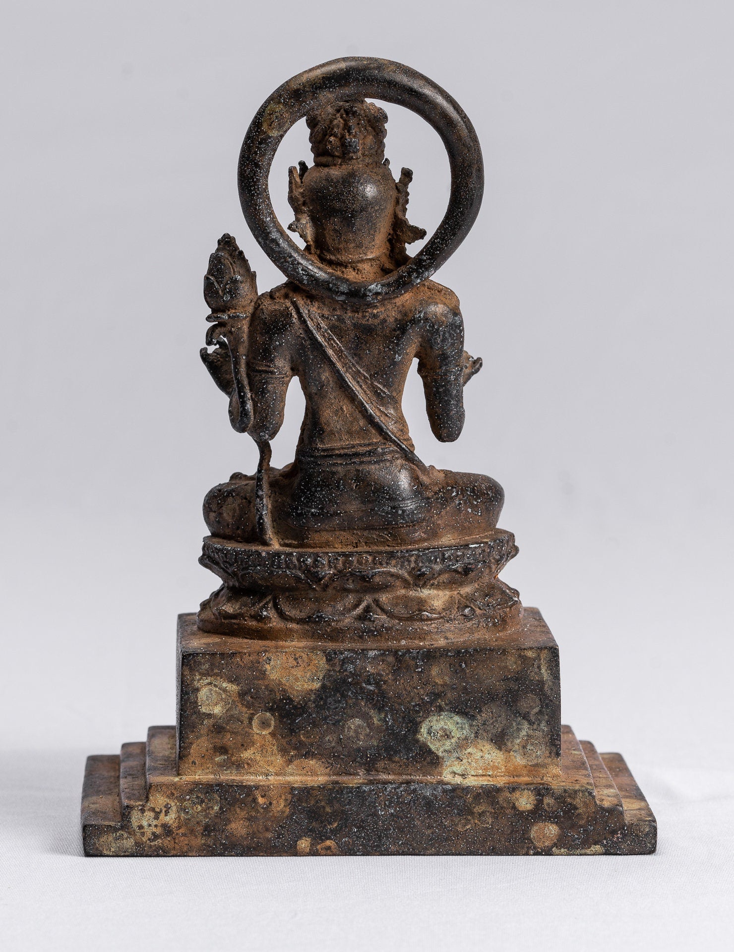 Statue de Tara – Antique style Java Majapahit indonésien assis en bronze Devi Tara – 17 cm