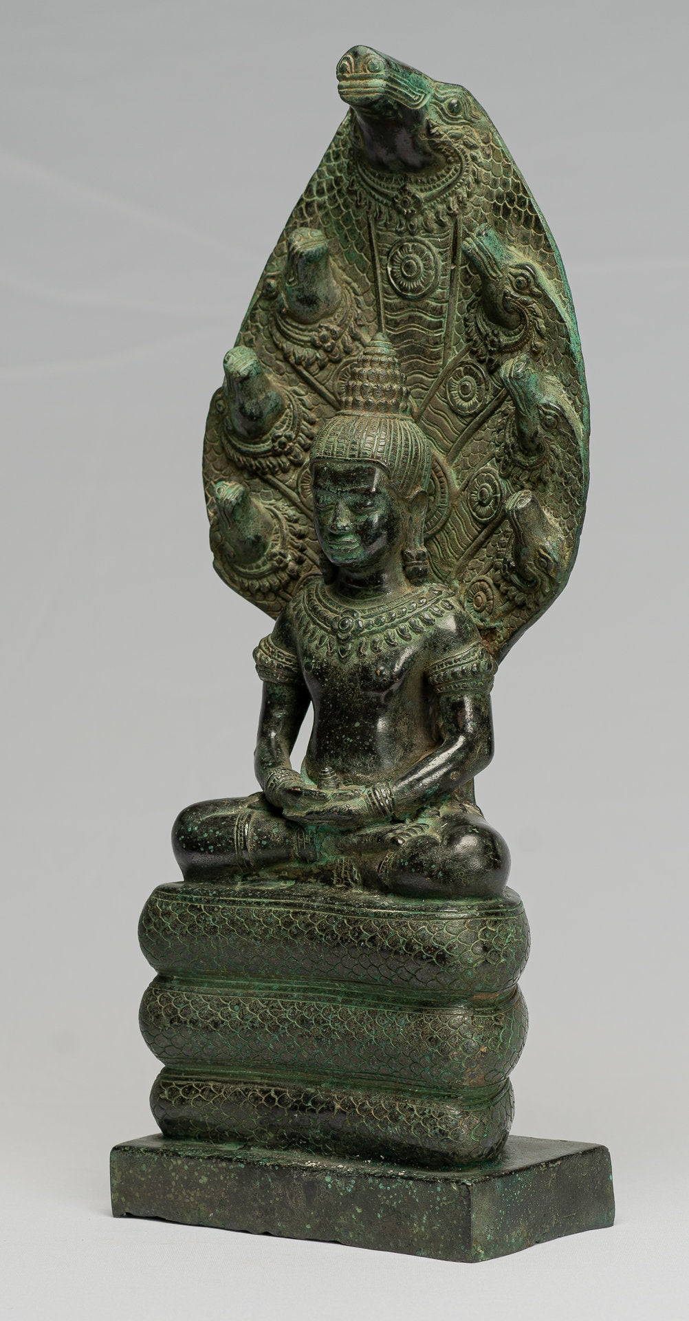 Statue de Bouddha – Bouddha de méditation Naga assis en bronze de style Bayon antique khmer – 44 cm