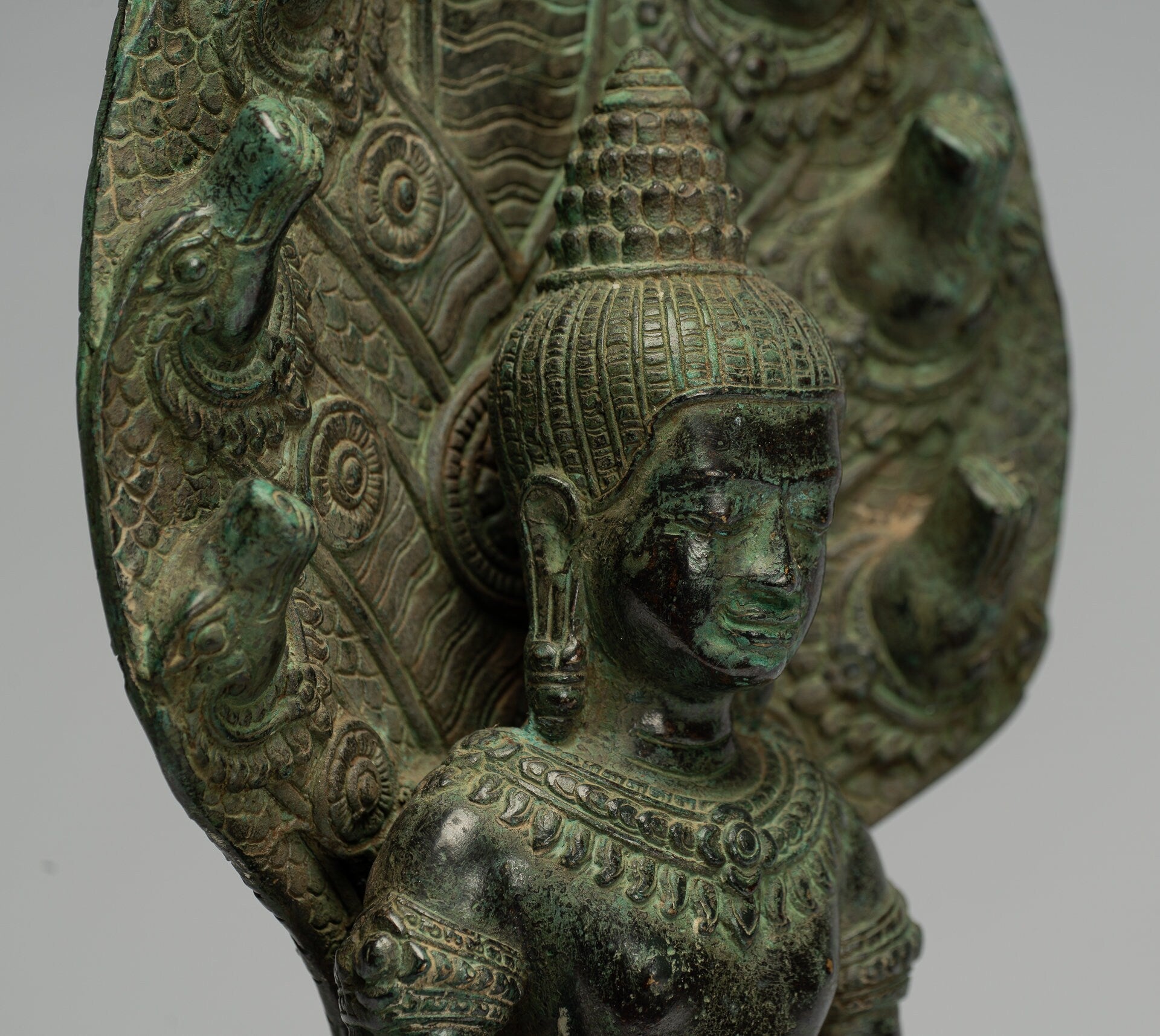 Statue de Bouddha – Bouddha de méditation Naga assis en bronze de style Bayon antique khmer – 44 cm