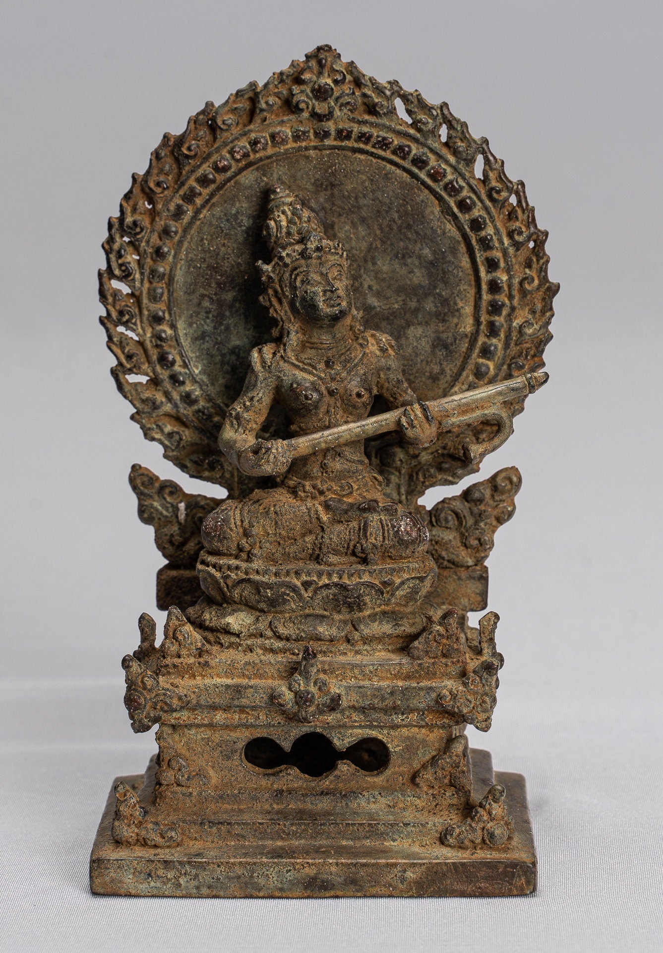 Statue de Tara - majapatit assis en bronze javanais antique Devi Tara statue - 14cm / 6 "