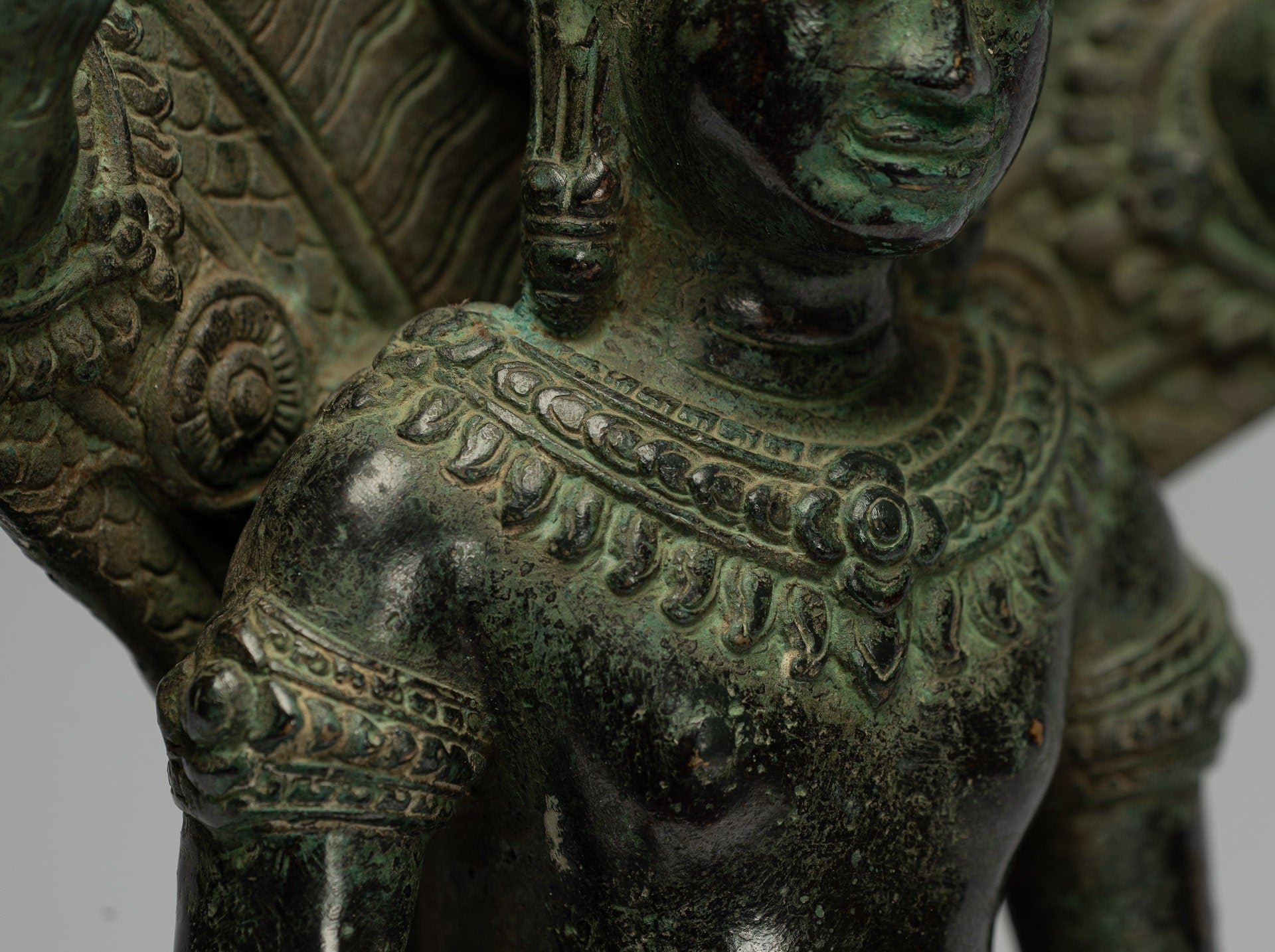 Statue de Bouddha – Bouddha de méditation Naga assis en bronze de style Bayon antique khmer – 44 cm