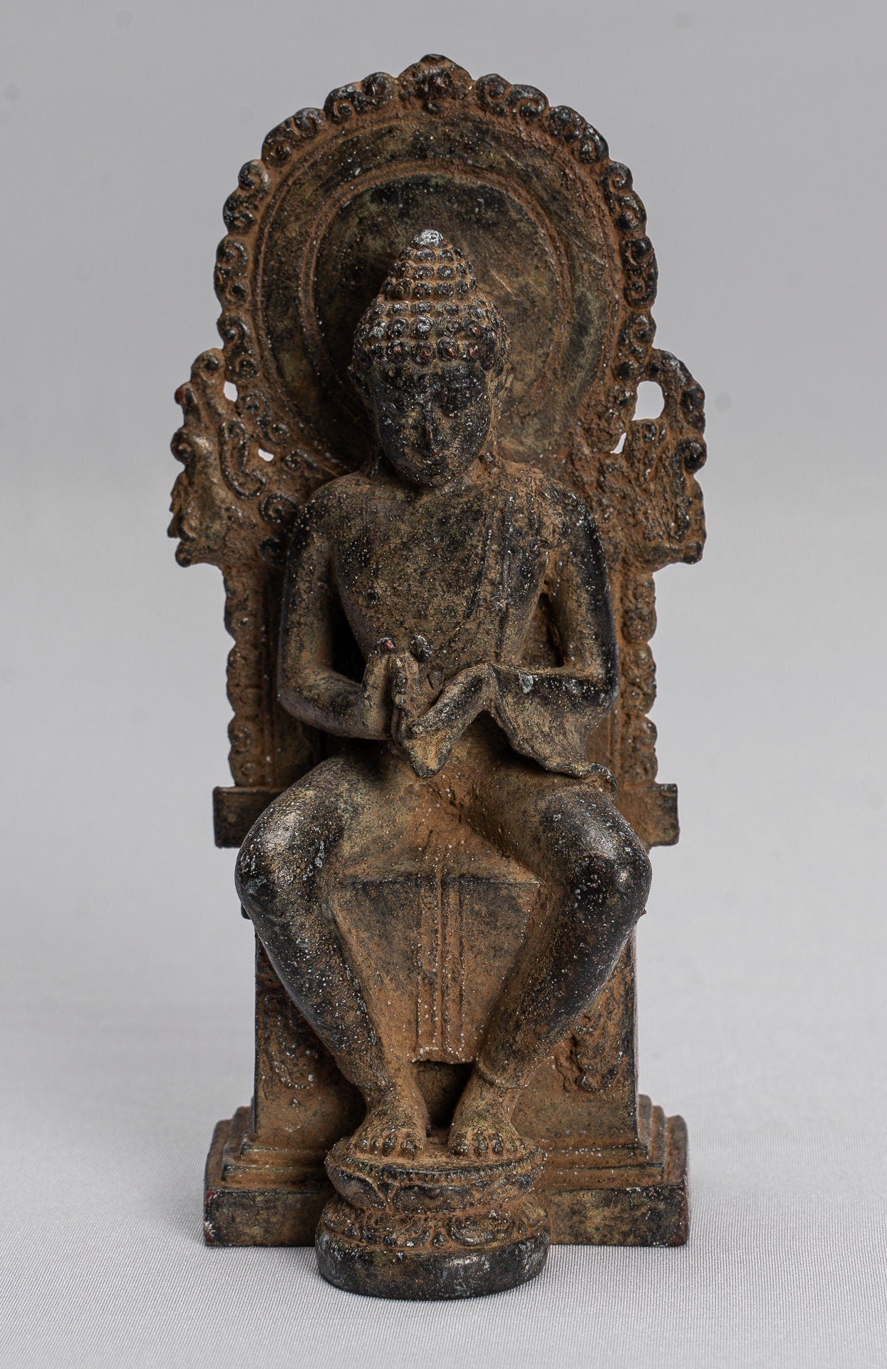 Statua di Buddha - Antique in stile indonesiano seduto in bronzo giavanese predicando Buddha - 15 cm/6 "